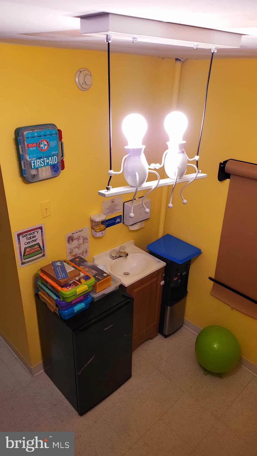 GERMANTOWN - Commercial Sale