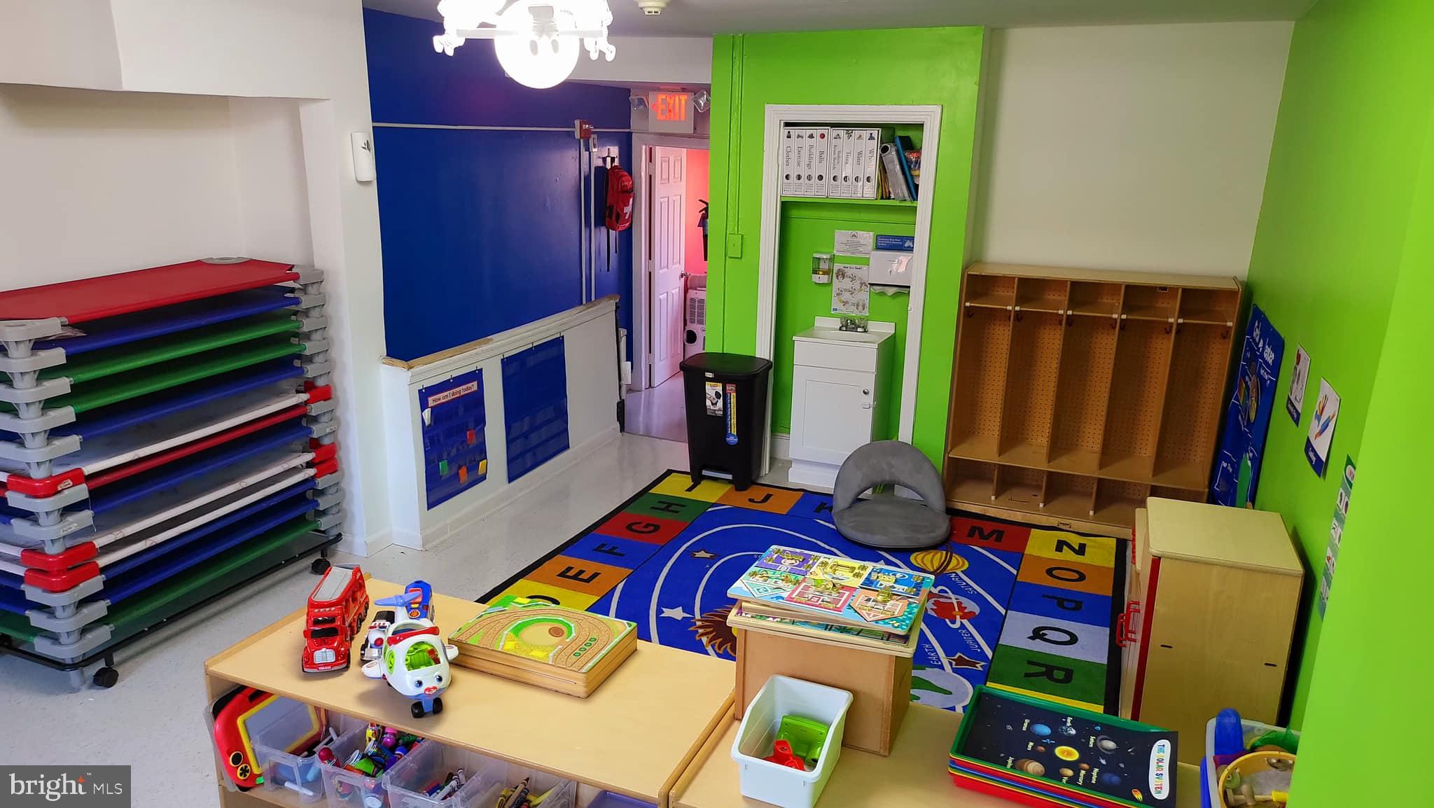 GERMANTOWN - Commercial Sale