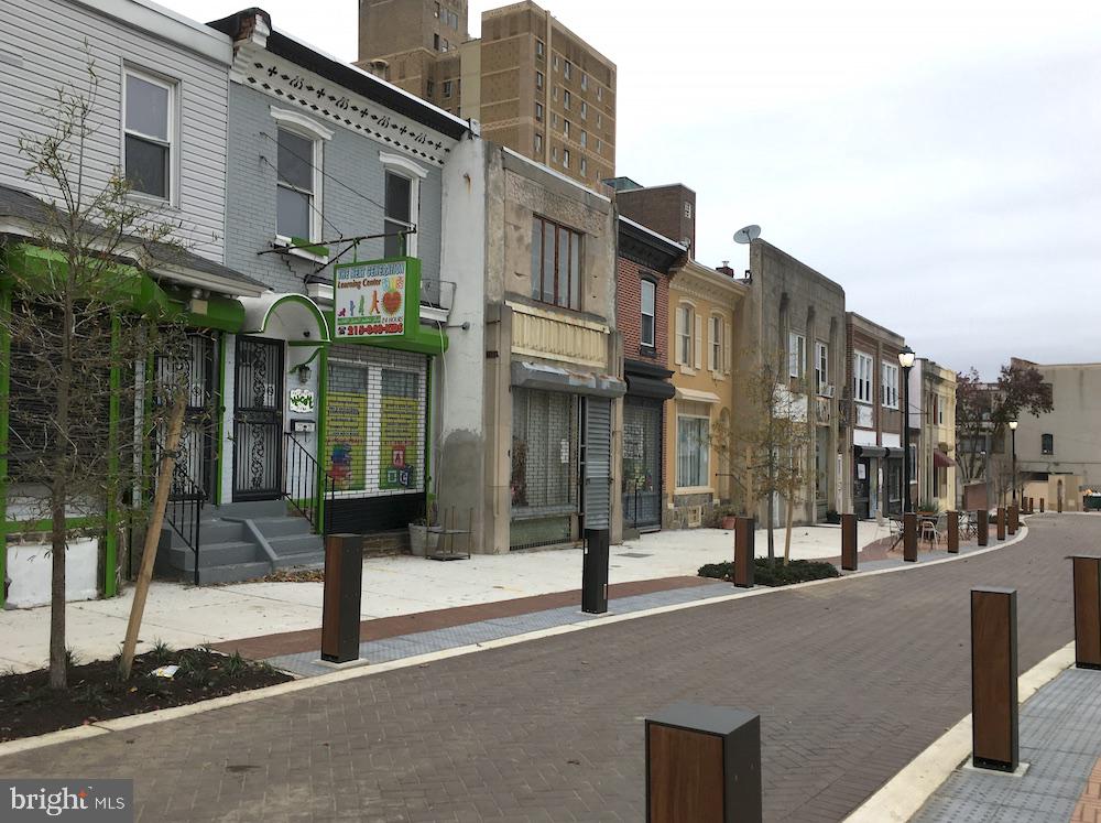 GERMANTOWN - Commercial Sale