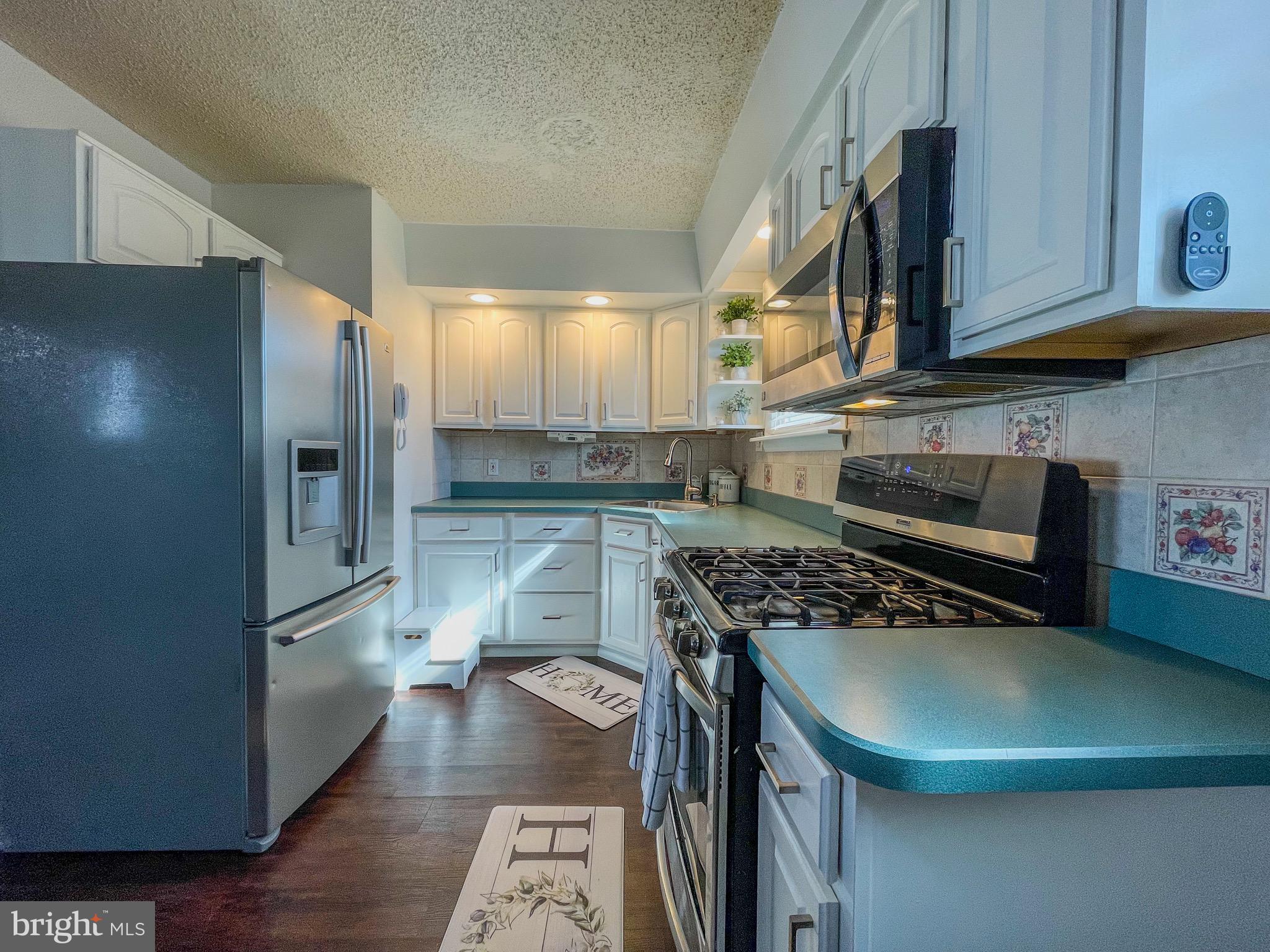 ACADEMY GARDENS - Residential