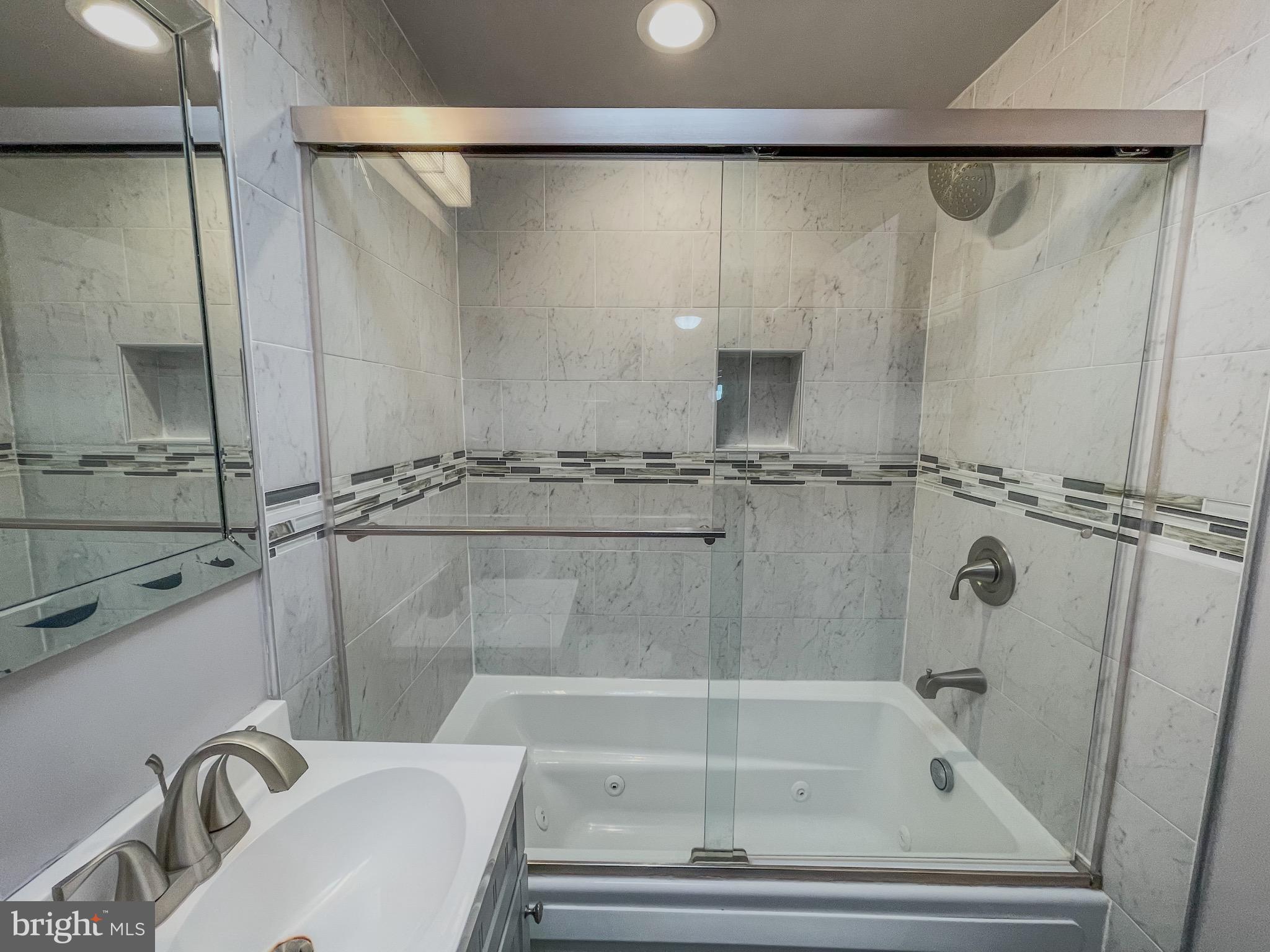 ACADEMY GARDENS - Residential