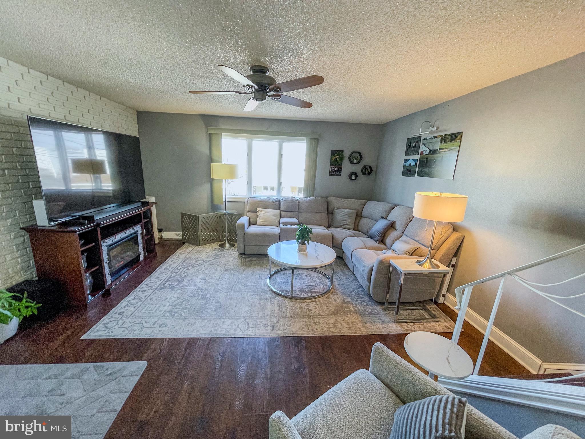 ACADEMY GARDENS - Residential