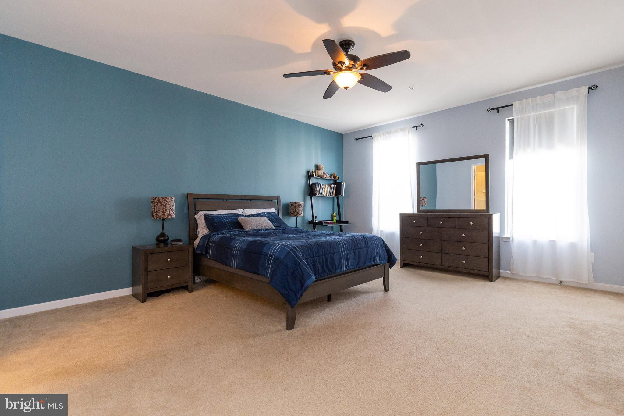 LEE SQUARE - Residential