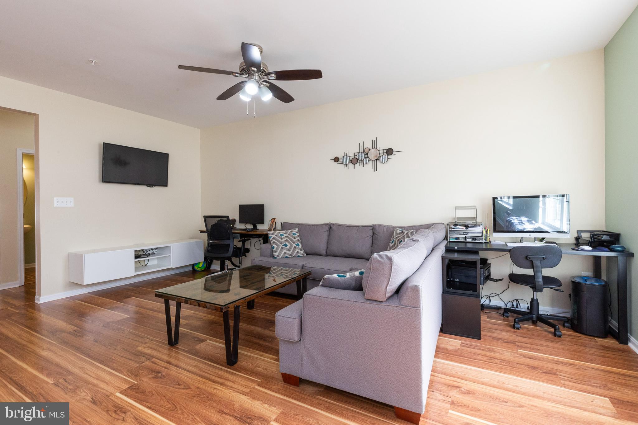 LEE SQUARE - Residential