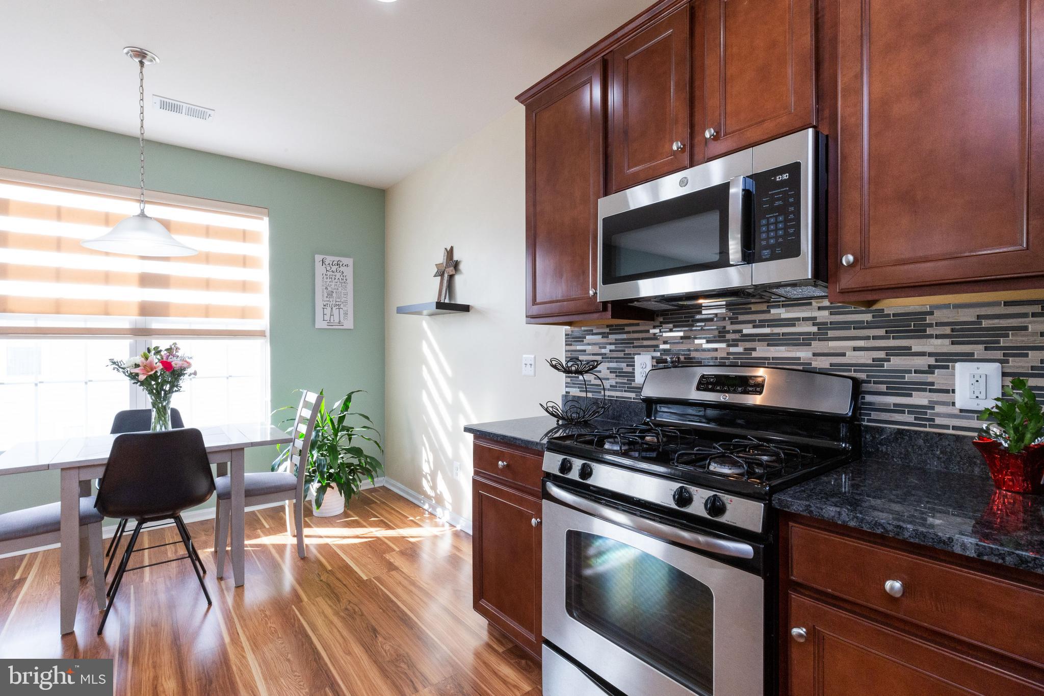 LEE SQUARE - Residential