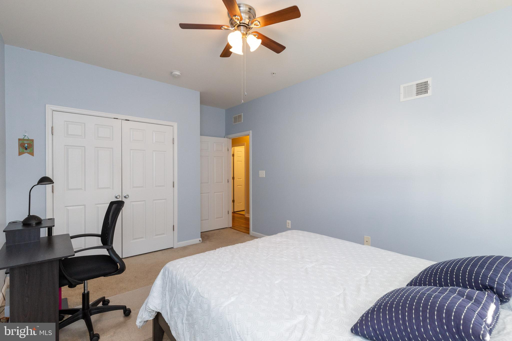 LEE SQUARE - Residential