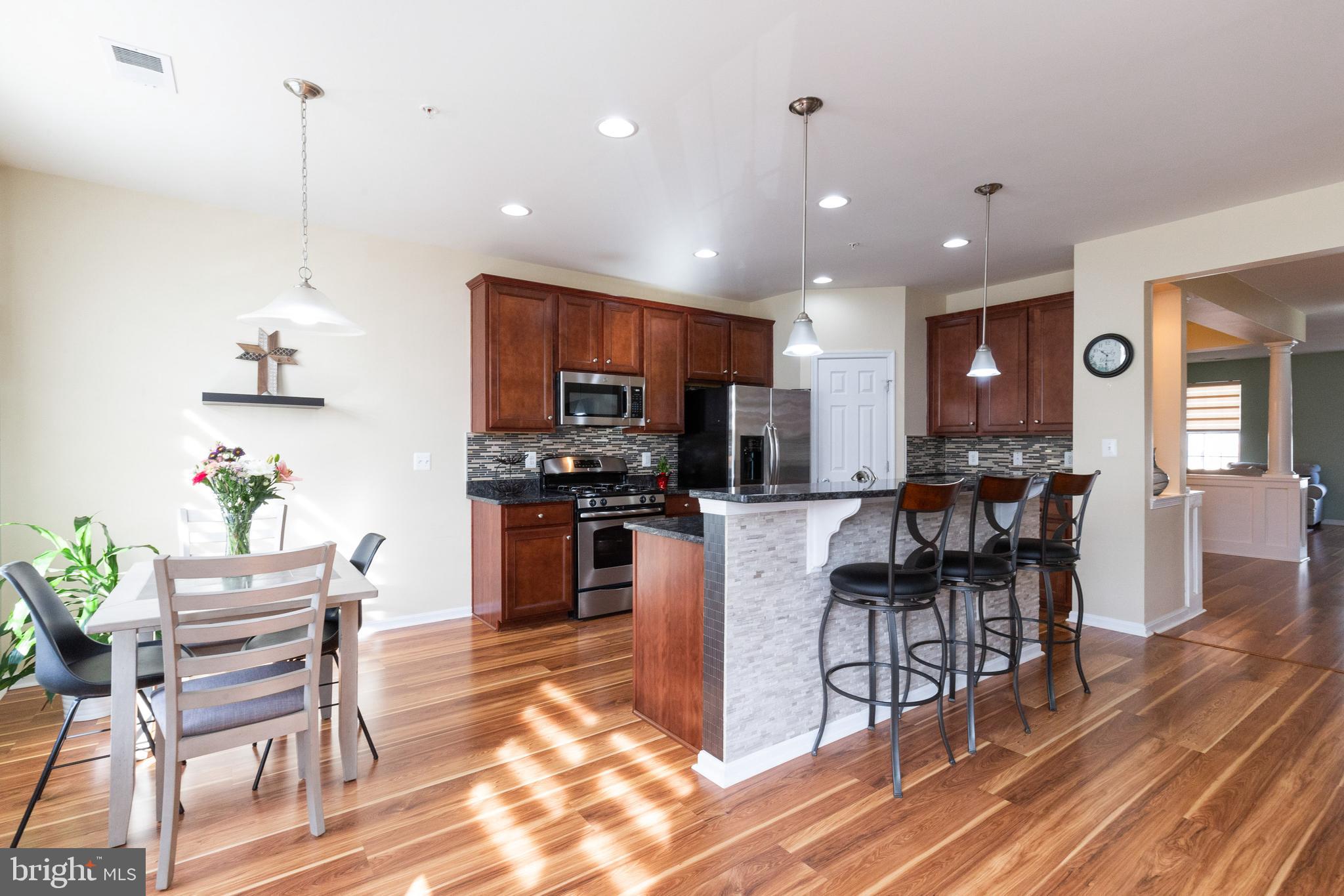 LEE SQUARE - Residential