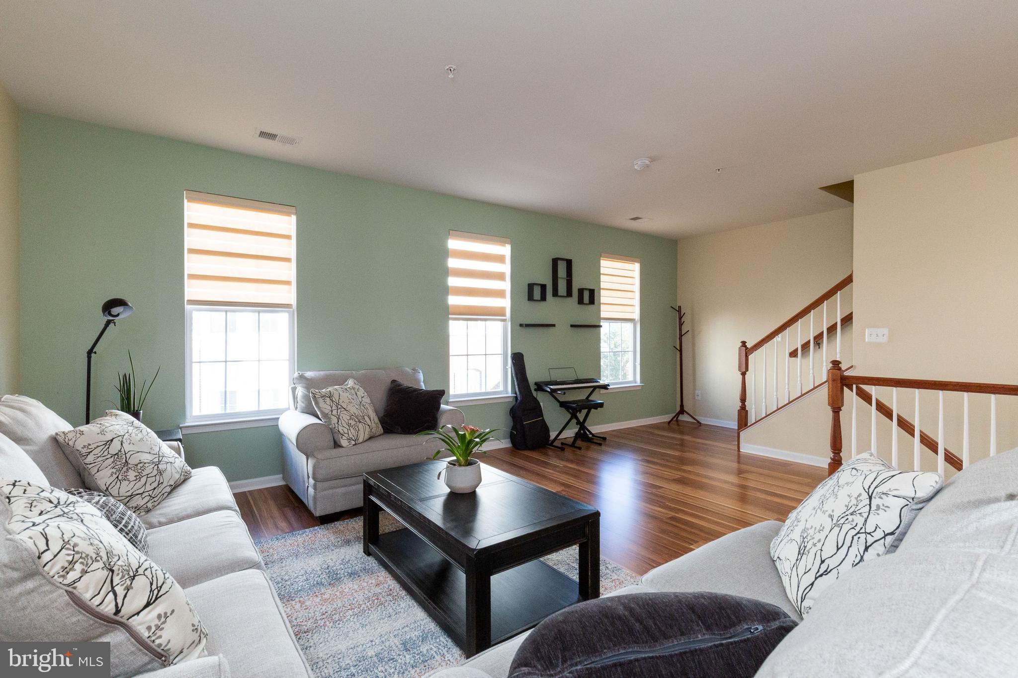 LEE SQUARE - Residential