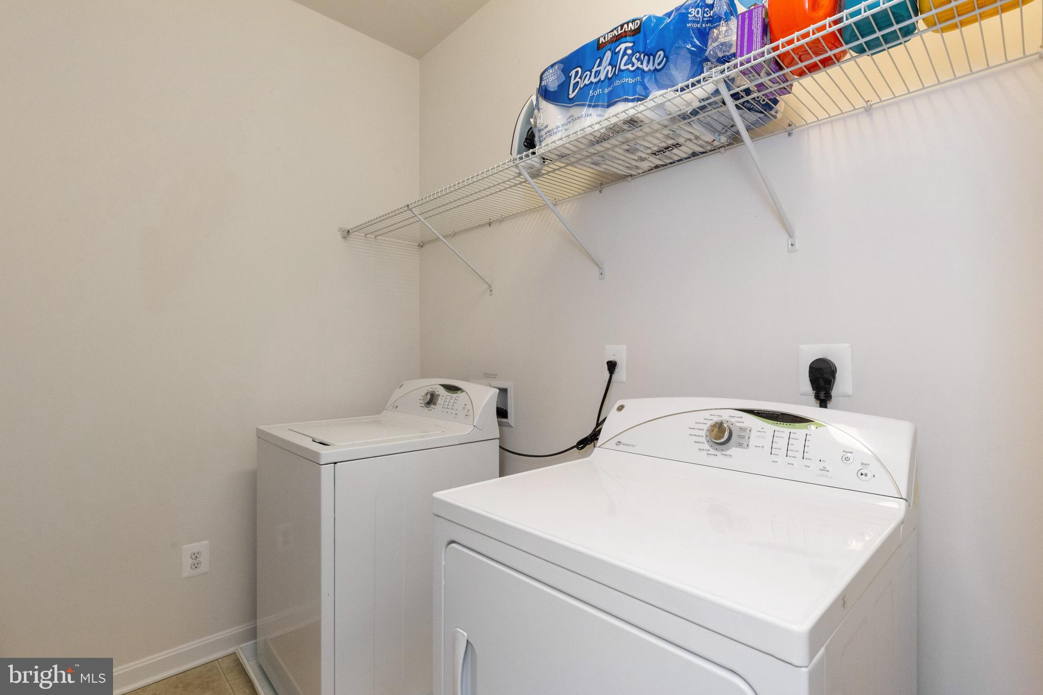 LEE SQUARE - Residential