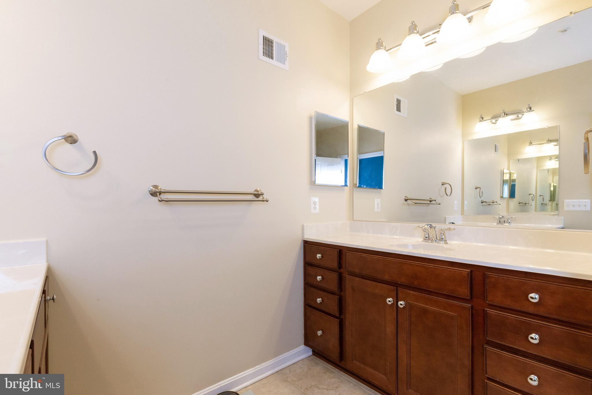 LEE SQUARE - Residential