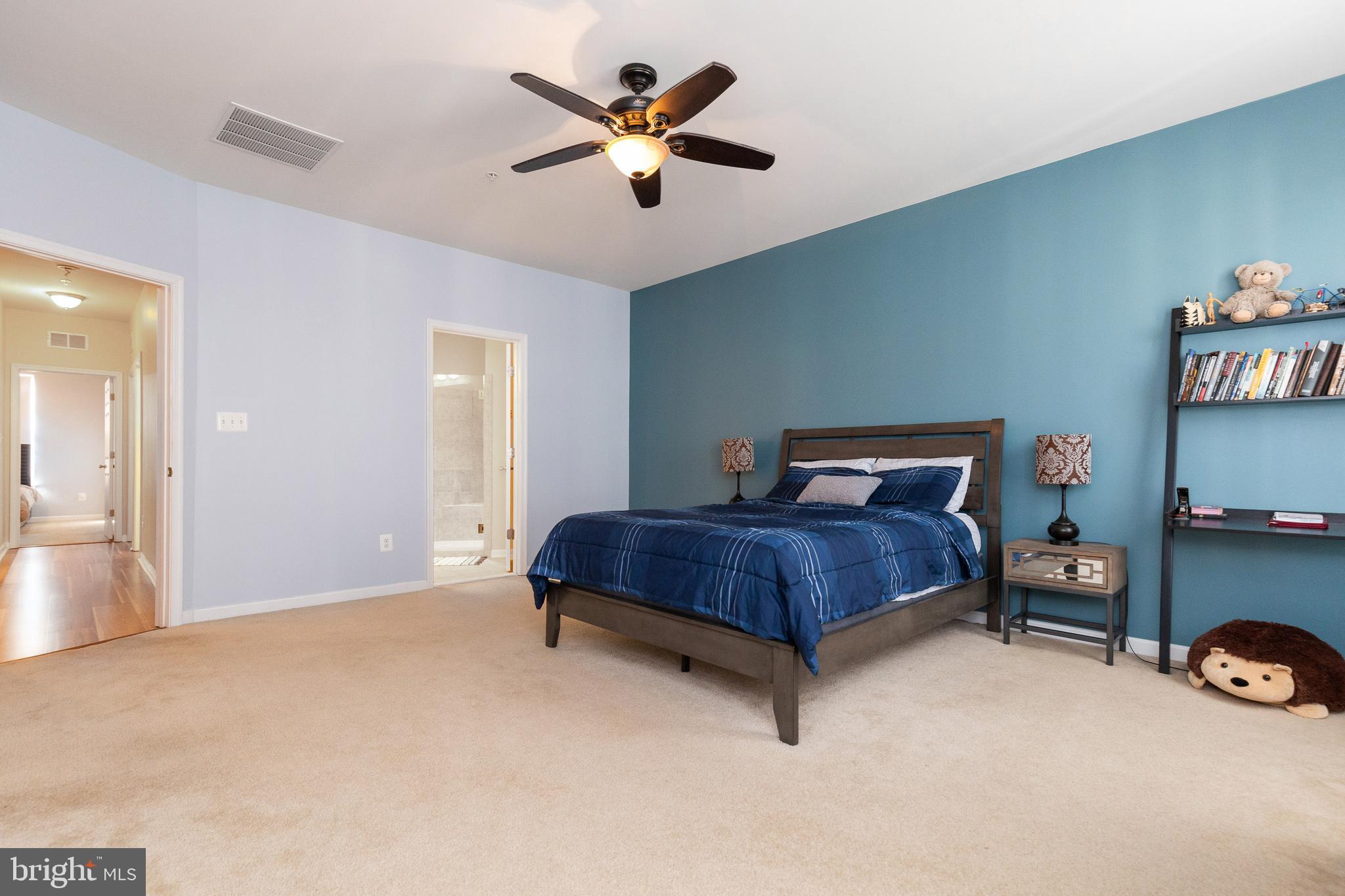 LEE SQUARE - Residential