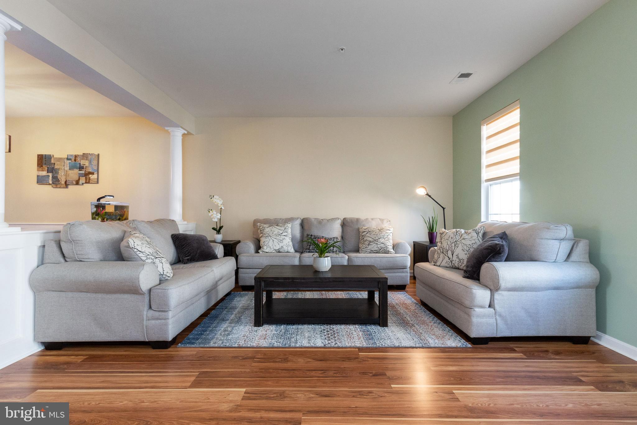 LEE SQUARE - Residential