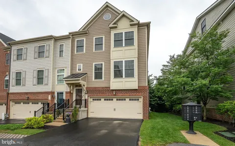 210 Skylar Lane, Wayne, PA MLS: PACT2098354