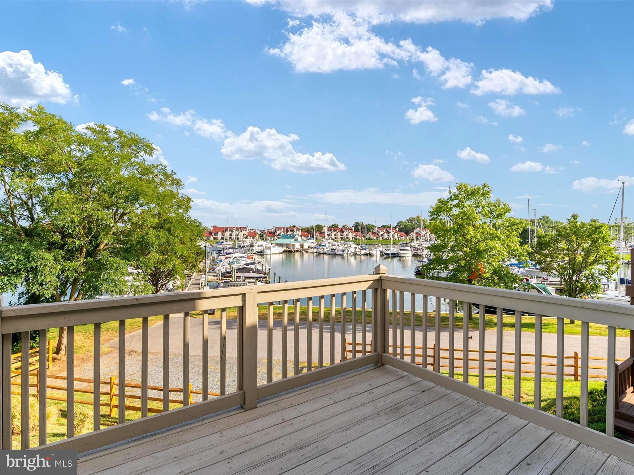 BAYSIDE MARINA - Residential