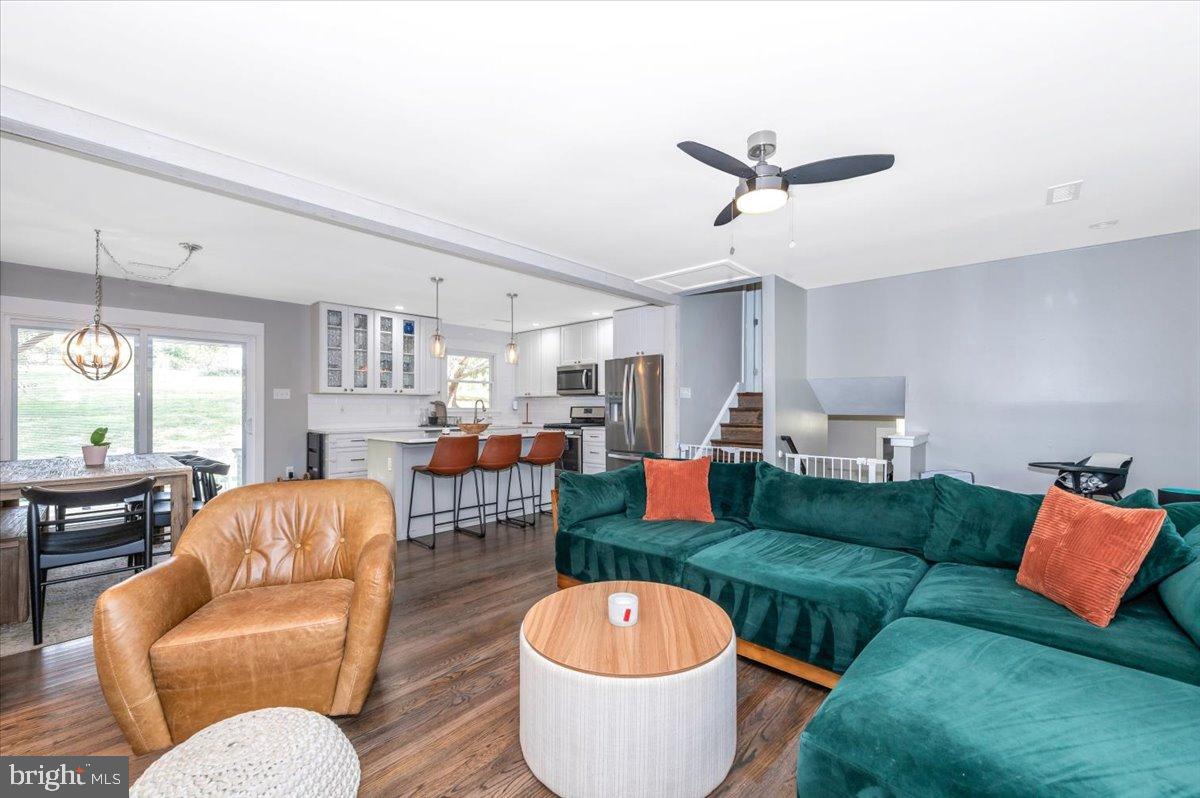 MYERSVILLE - Residential