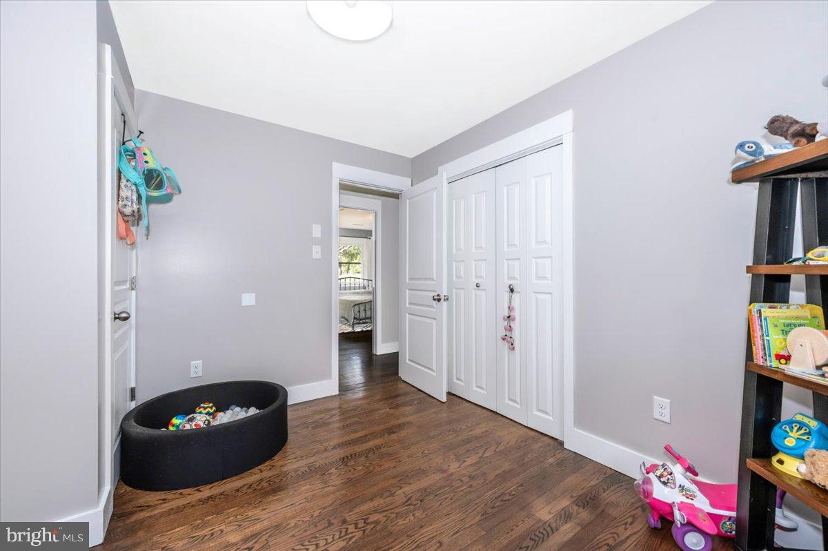 MYERSVILLE - Residential