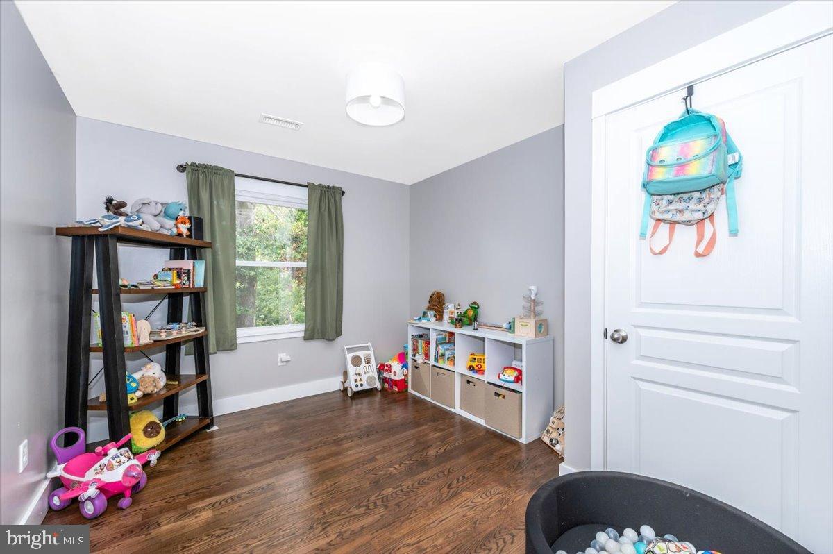 MYERSVILLE - Residential