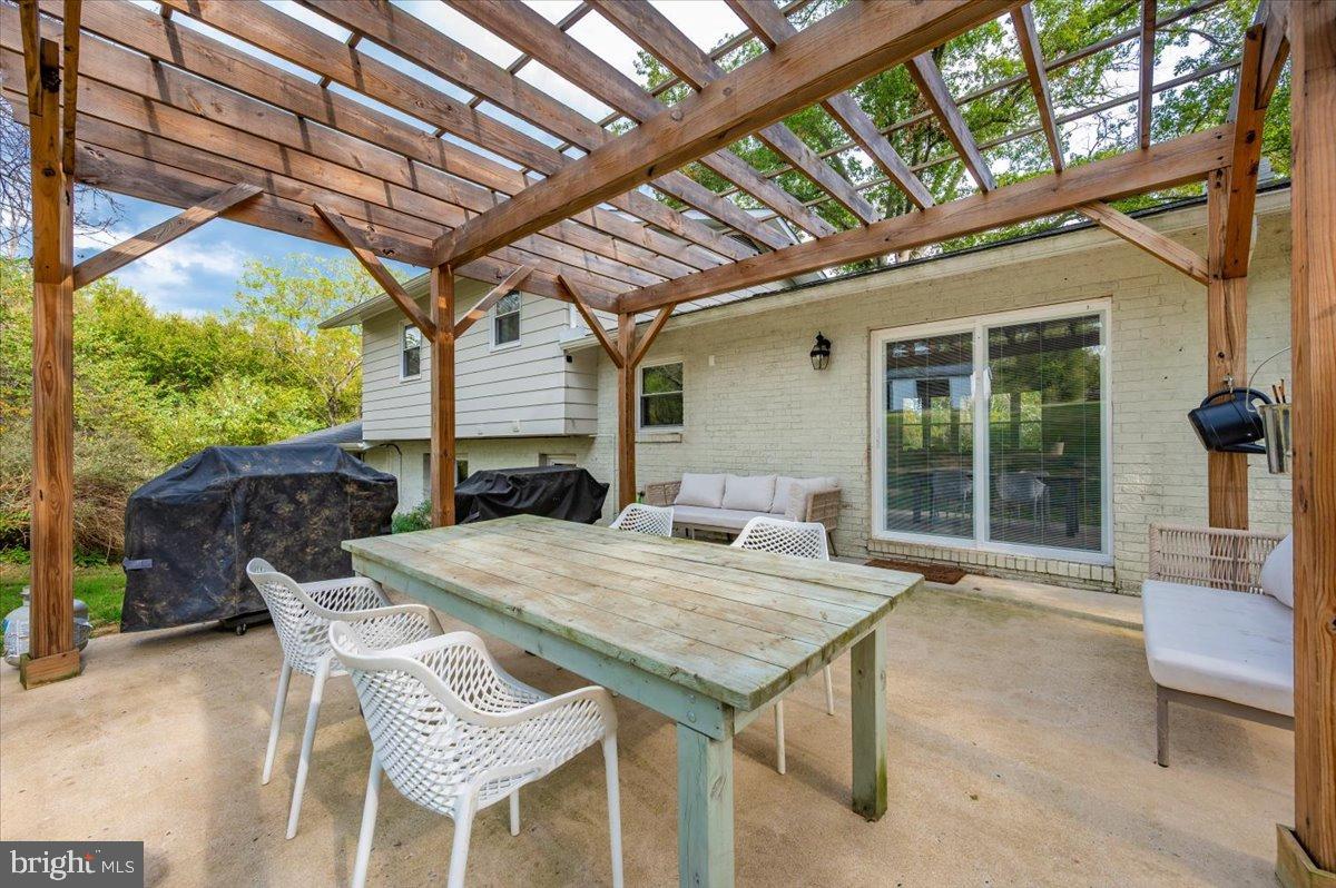 MYERSVILLE - Residential