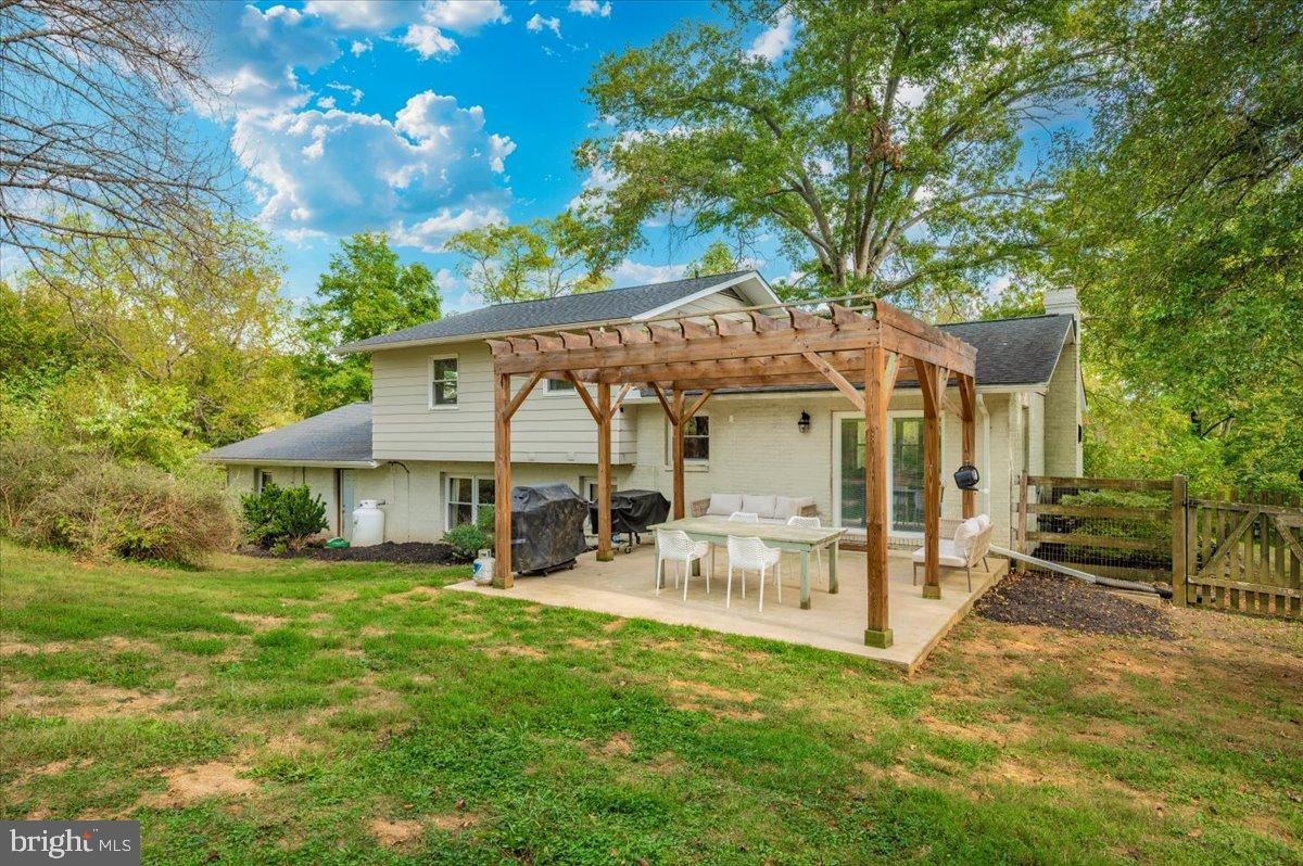 MYERSVILLE - Residential