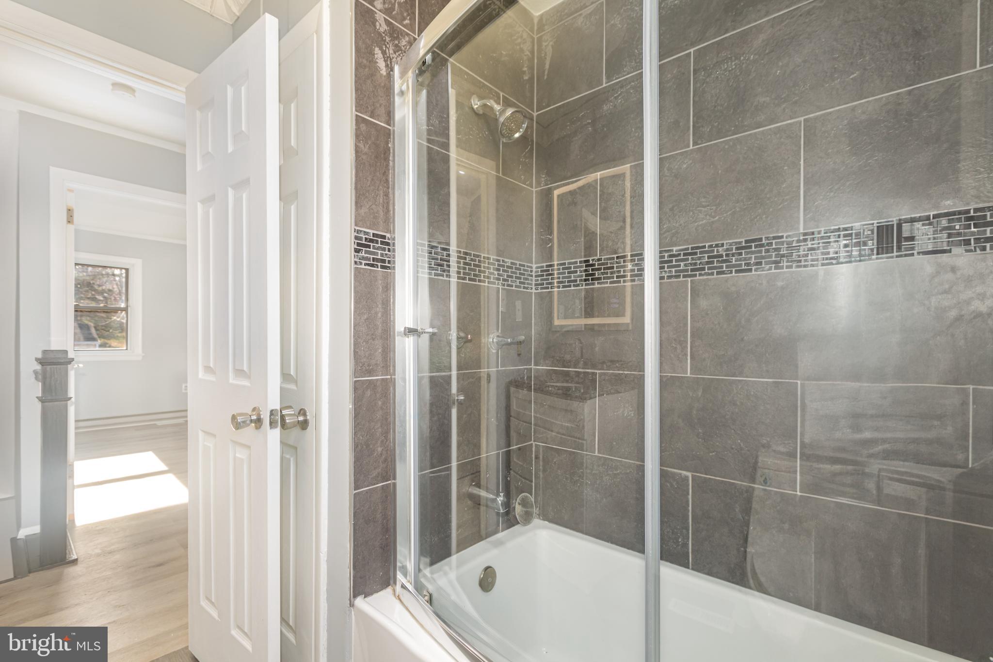 MT ALLEN HEIGHTS - Residential