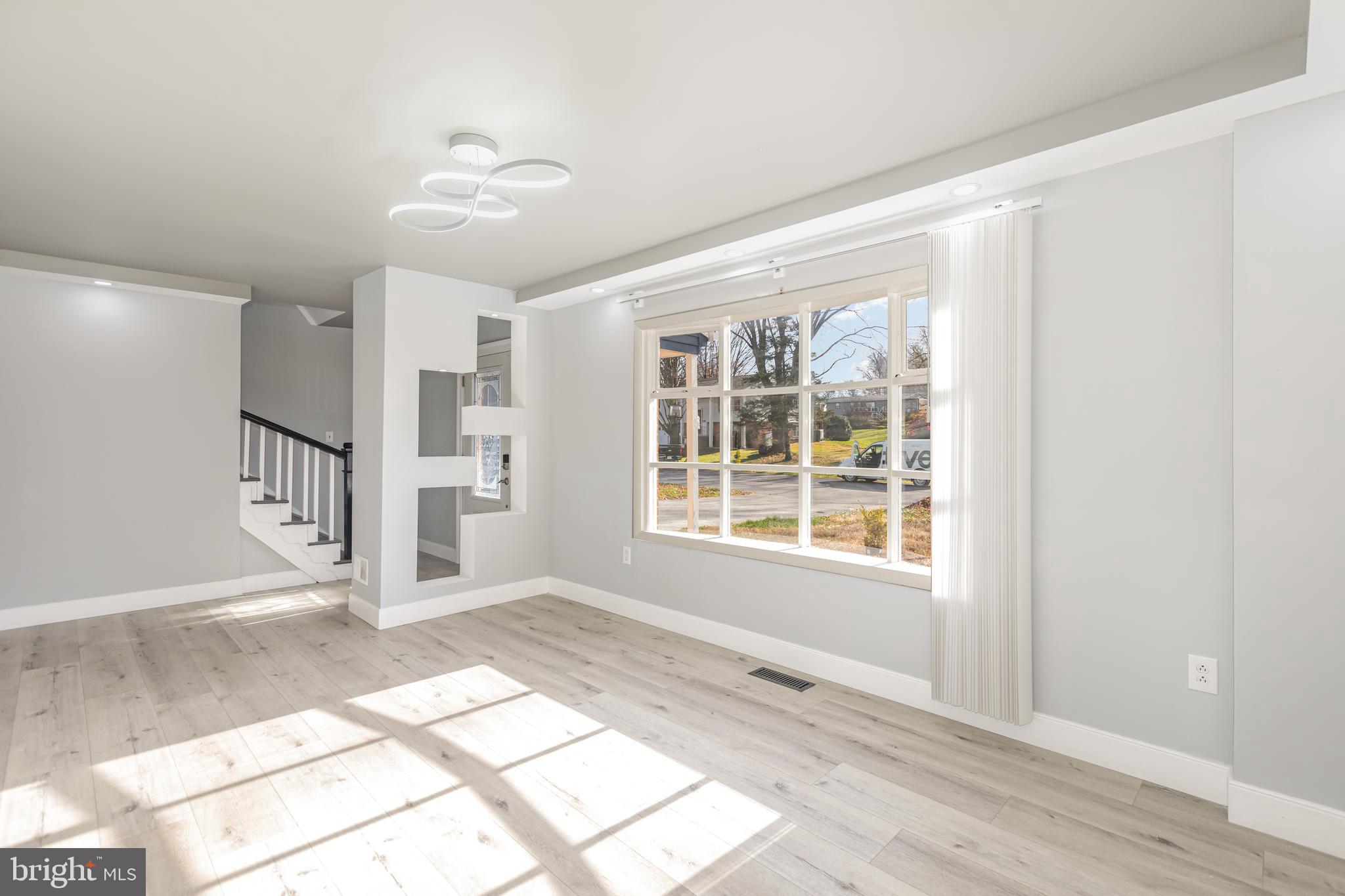 MT ALLEN HEIGHTS - Residential