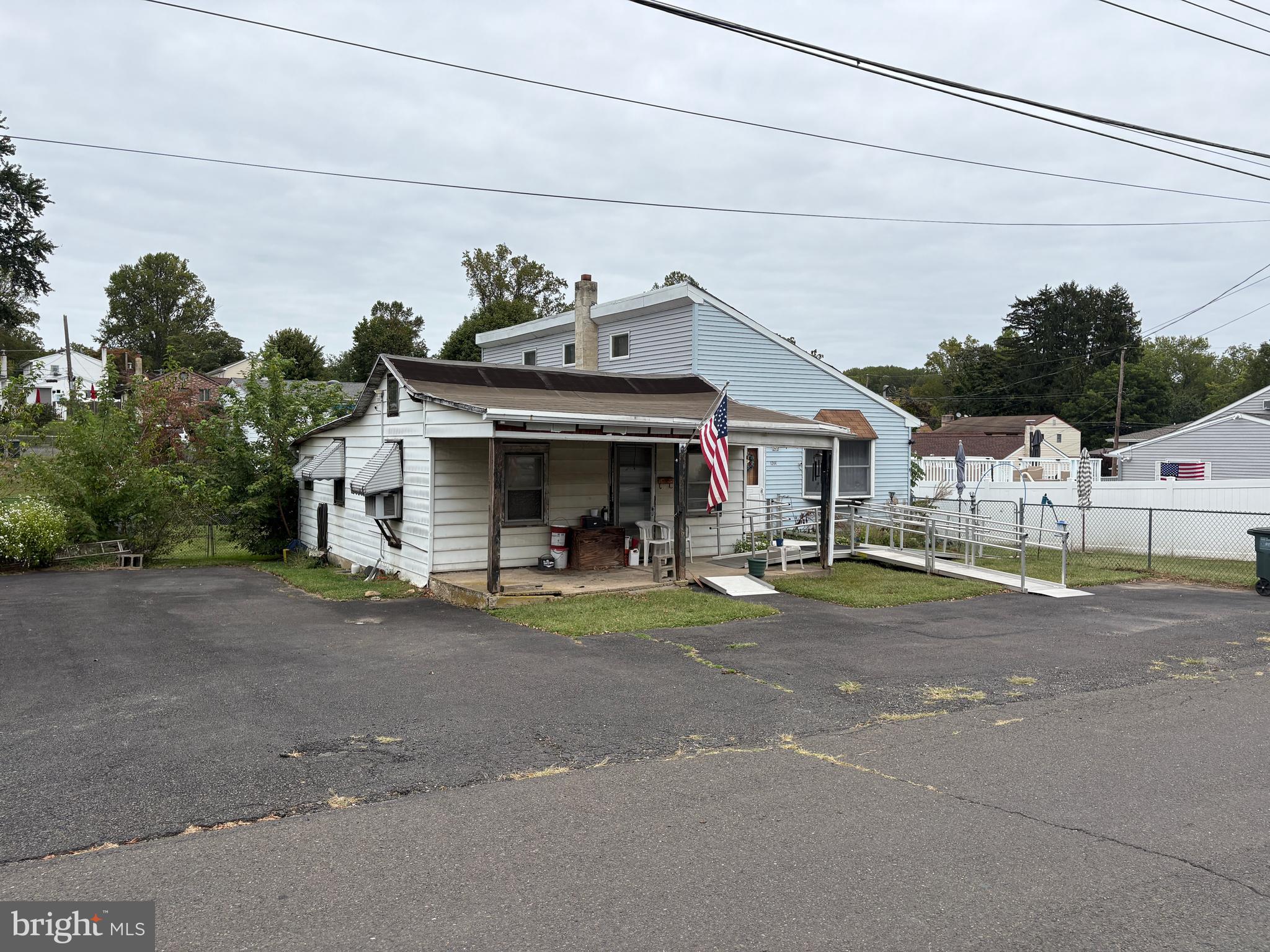 NESHAMINY FALLS - Residential