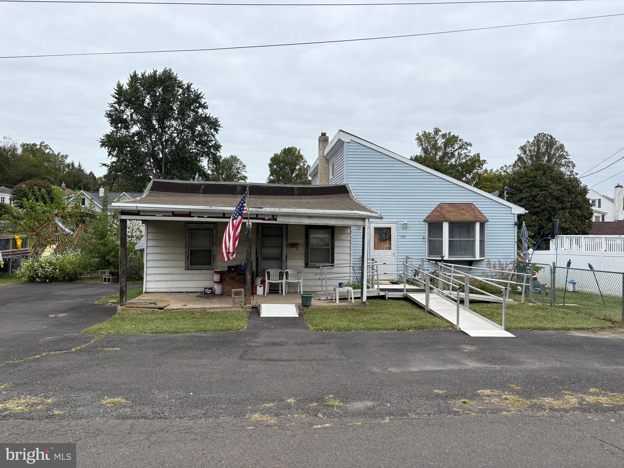 NESHAMINY FALLS - Residential