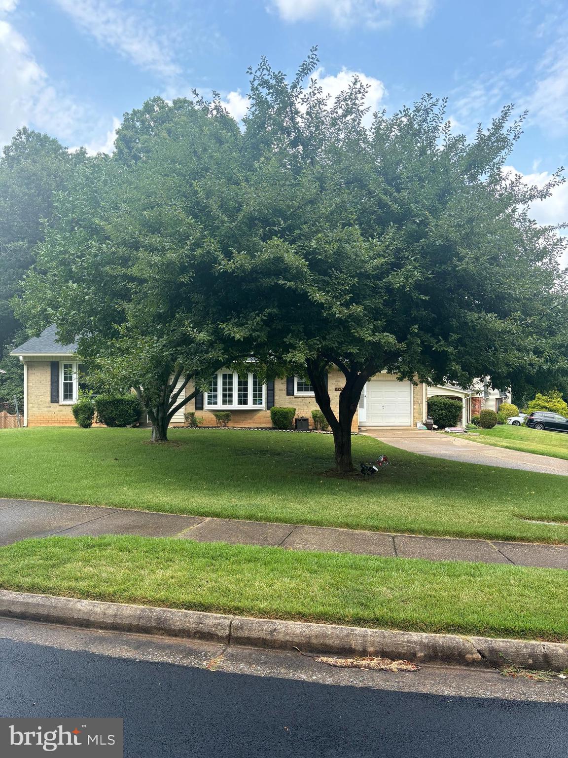 KINGS PARK WEST - Residential Lease