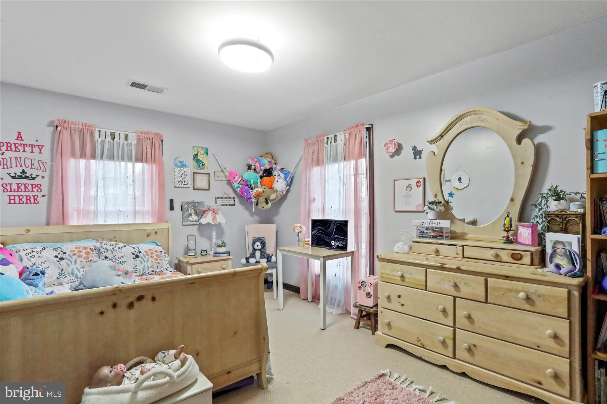 MEADOWBROOK - Residential