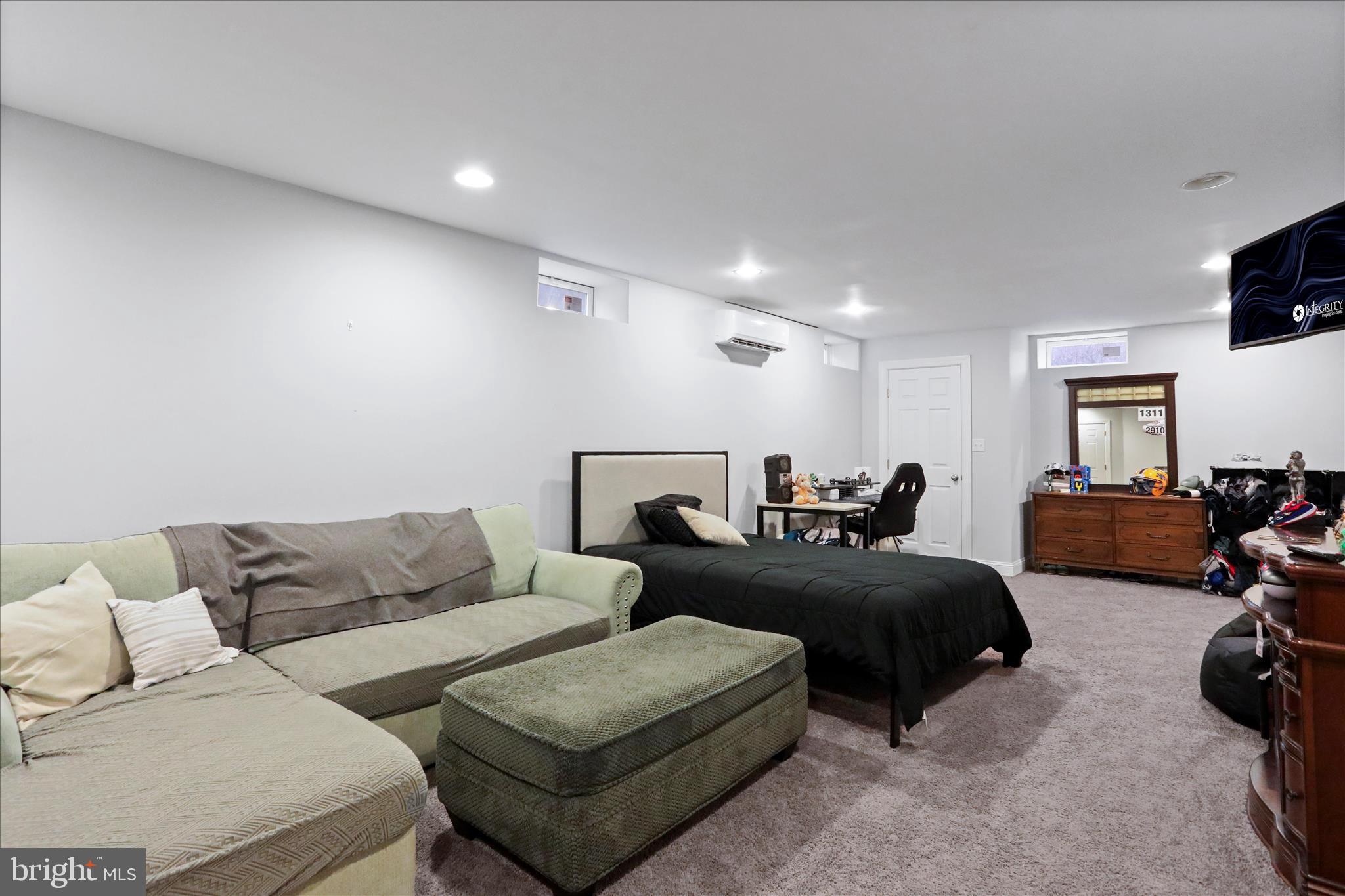 MEADOWBROOK - Residential