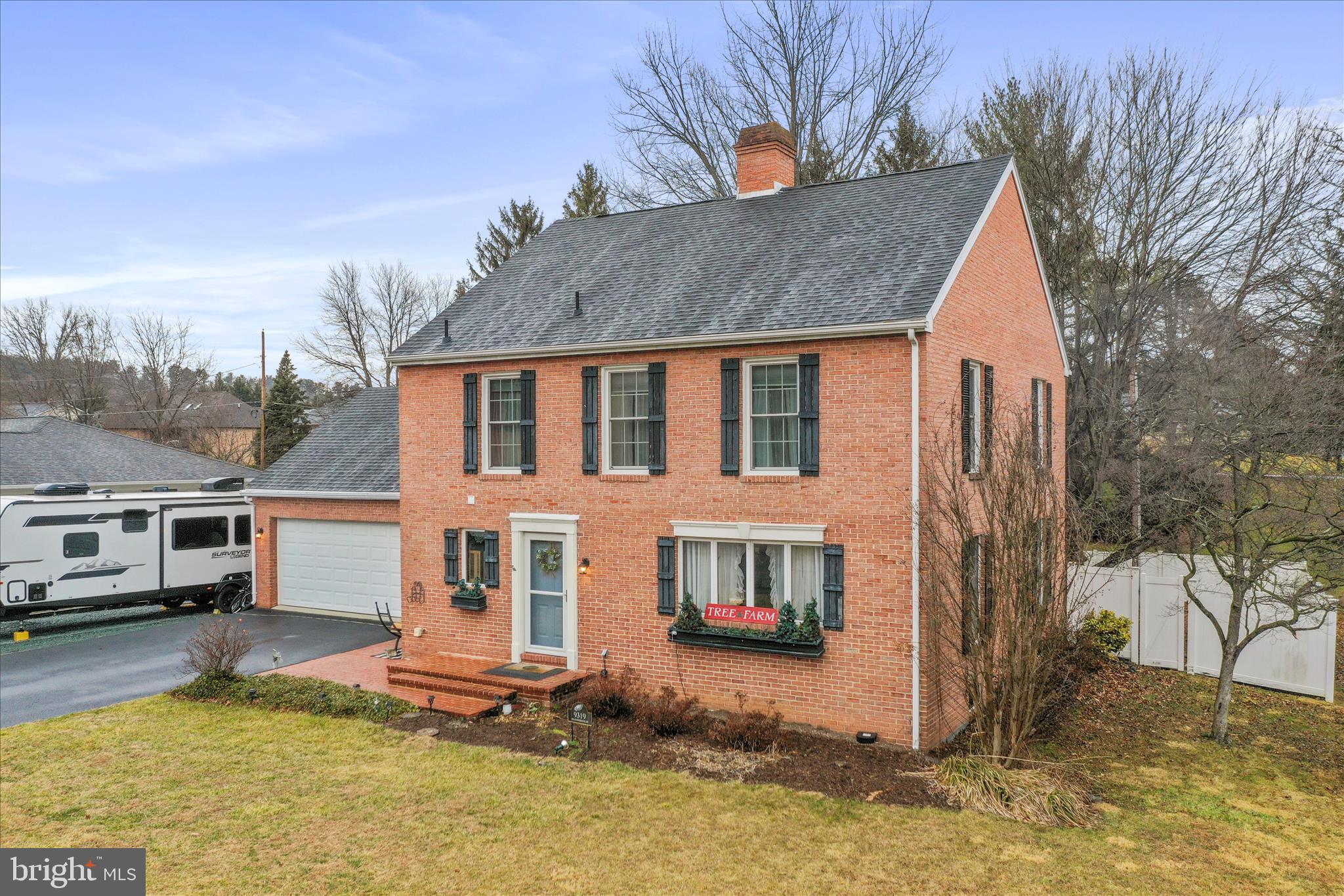 9319 MEADOWBROOK DRIVE