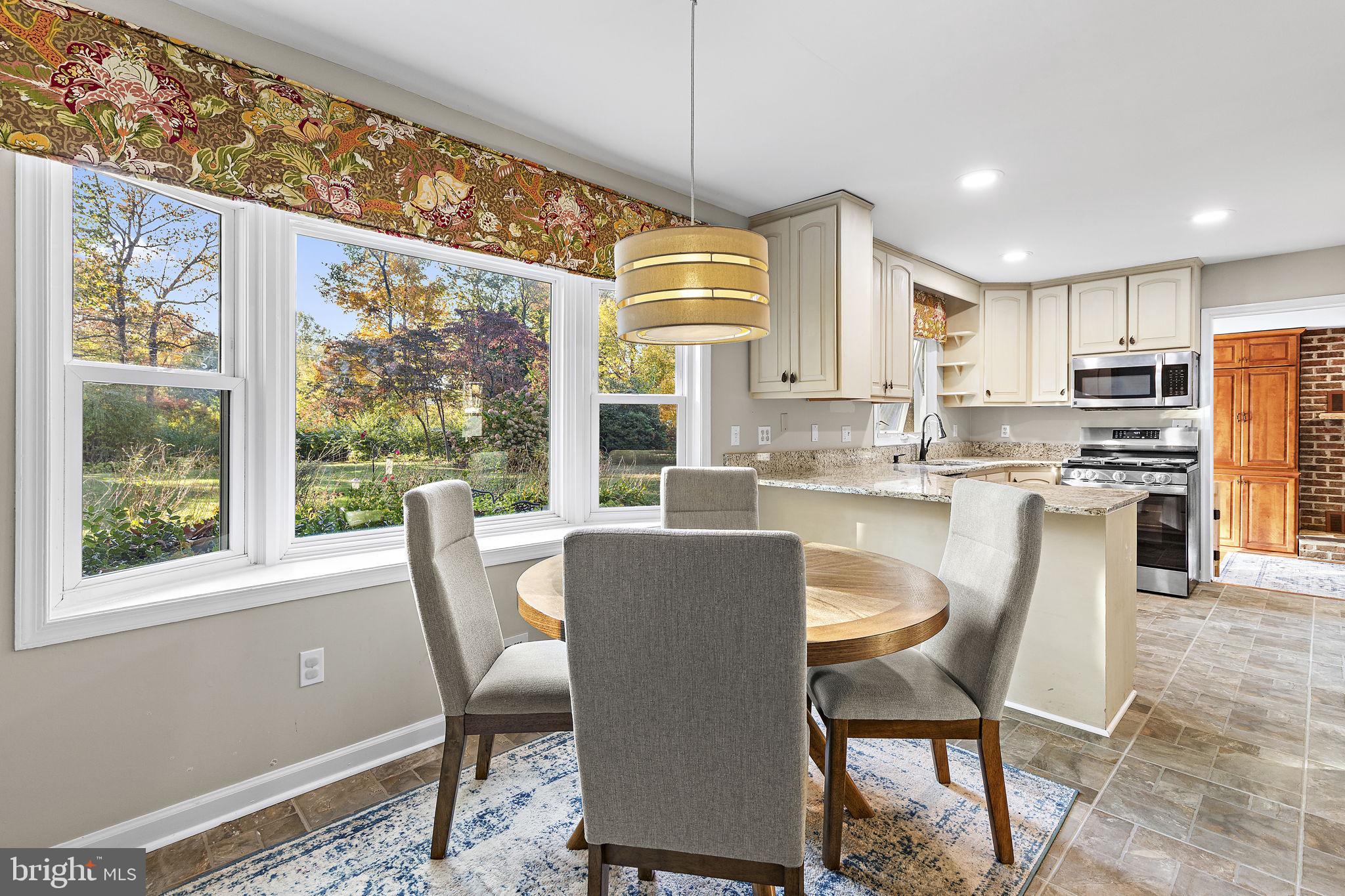 6214 OAK HILL DRIVE