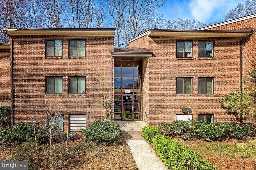 NEW HVAC unit & remodeled bath! Charming 1BR & 1BA garden style condo backs to trees. 6 min drive/ 2 mi to Wiehle-Reston Silver Line Metro. GAS, WATER, ELECTRIC INCLUDED IN CONDO FEE. HW floors & granite countertops. Plenty of parking (2 permits convey). Patio overlooks trees for a peaceful location & min from Lake Anne shops & dining. Amazing Reston amenities of lake, ponds, pools. Must see!
