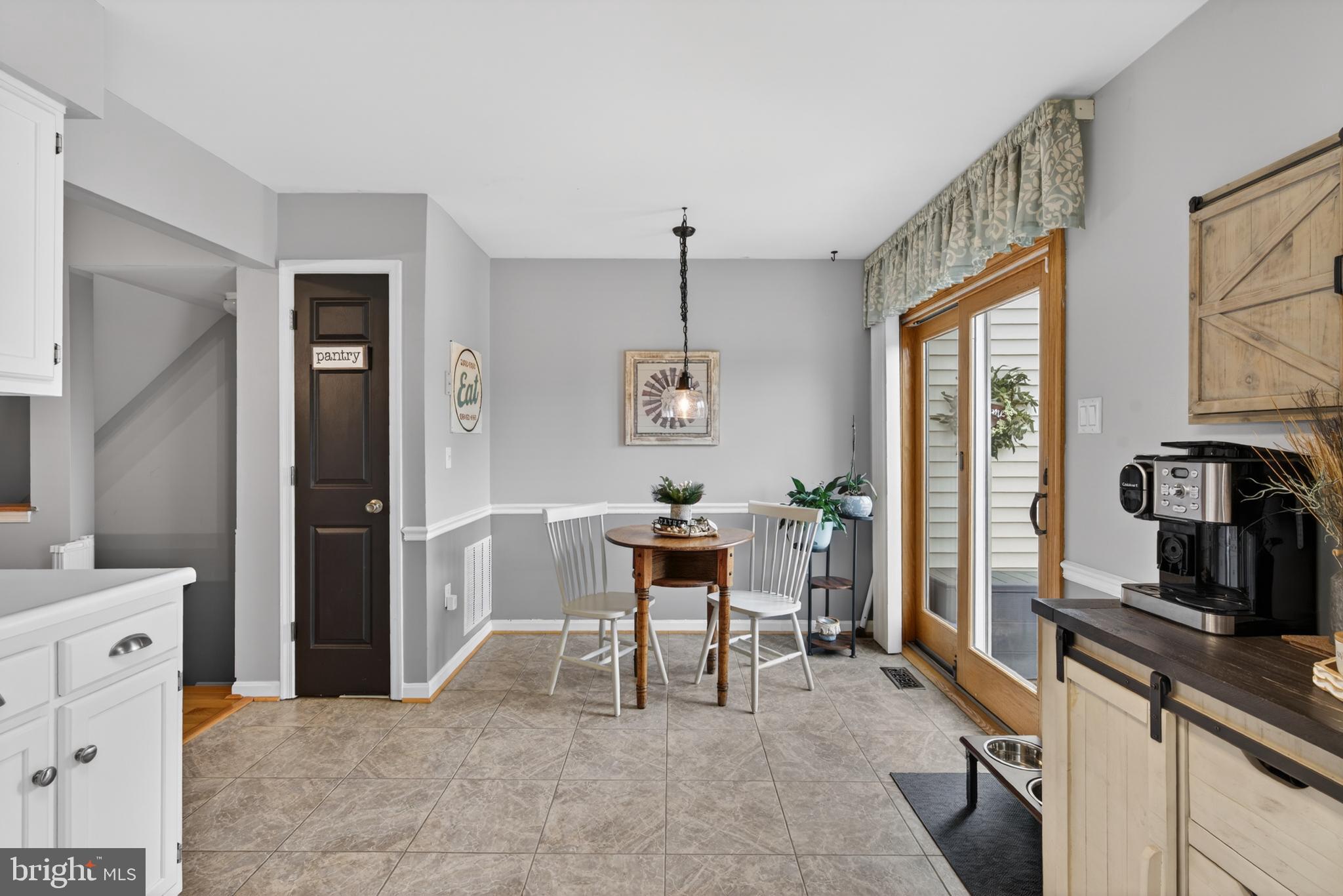 RIVERCHASE - Residential