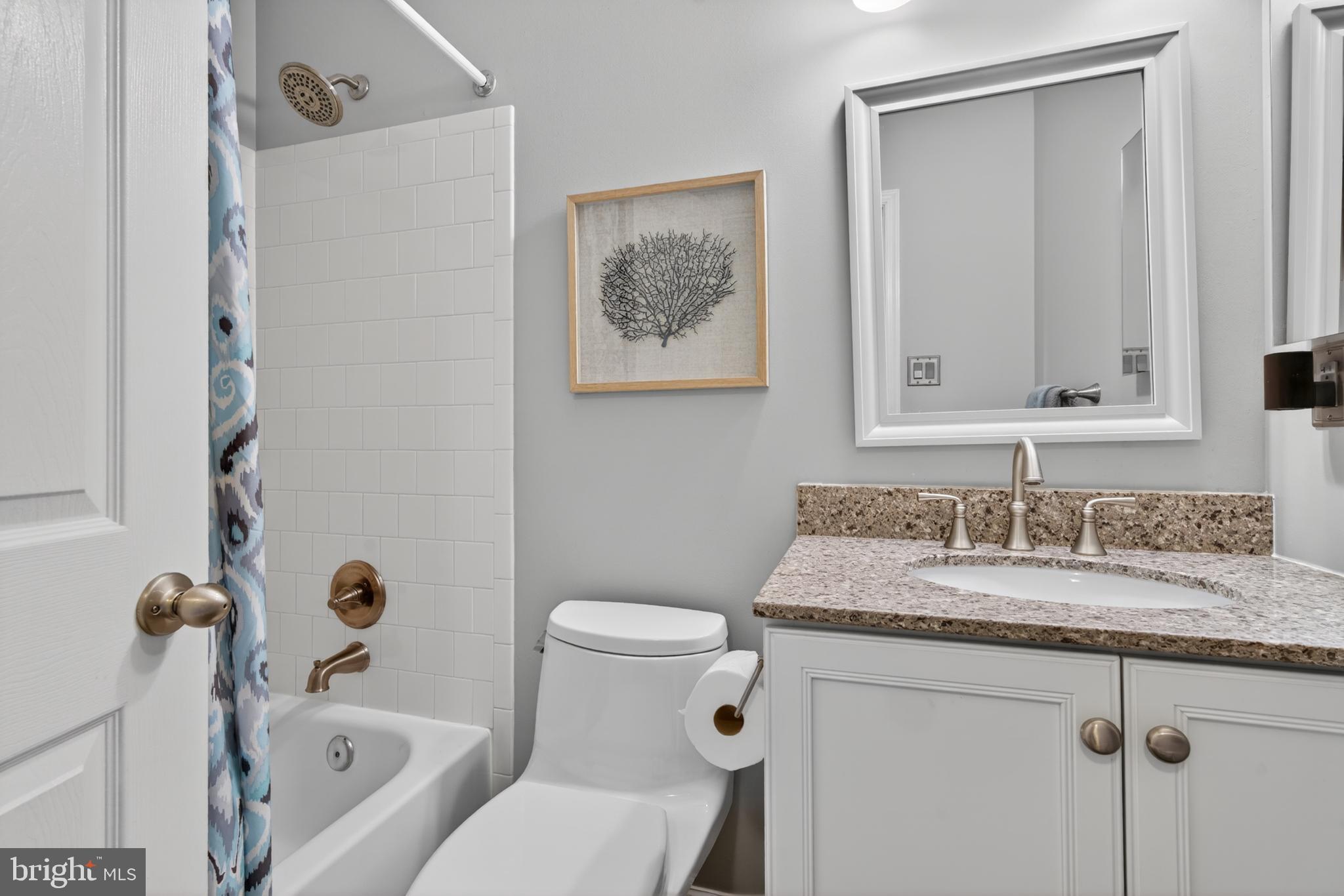 RIVERCHASE - Residential