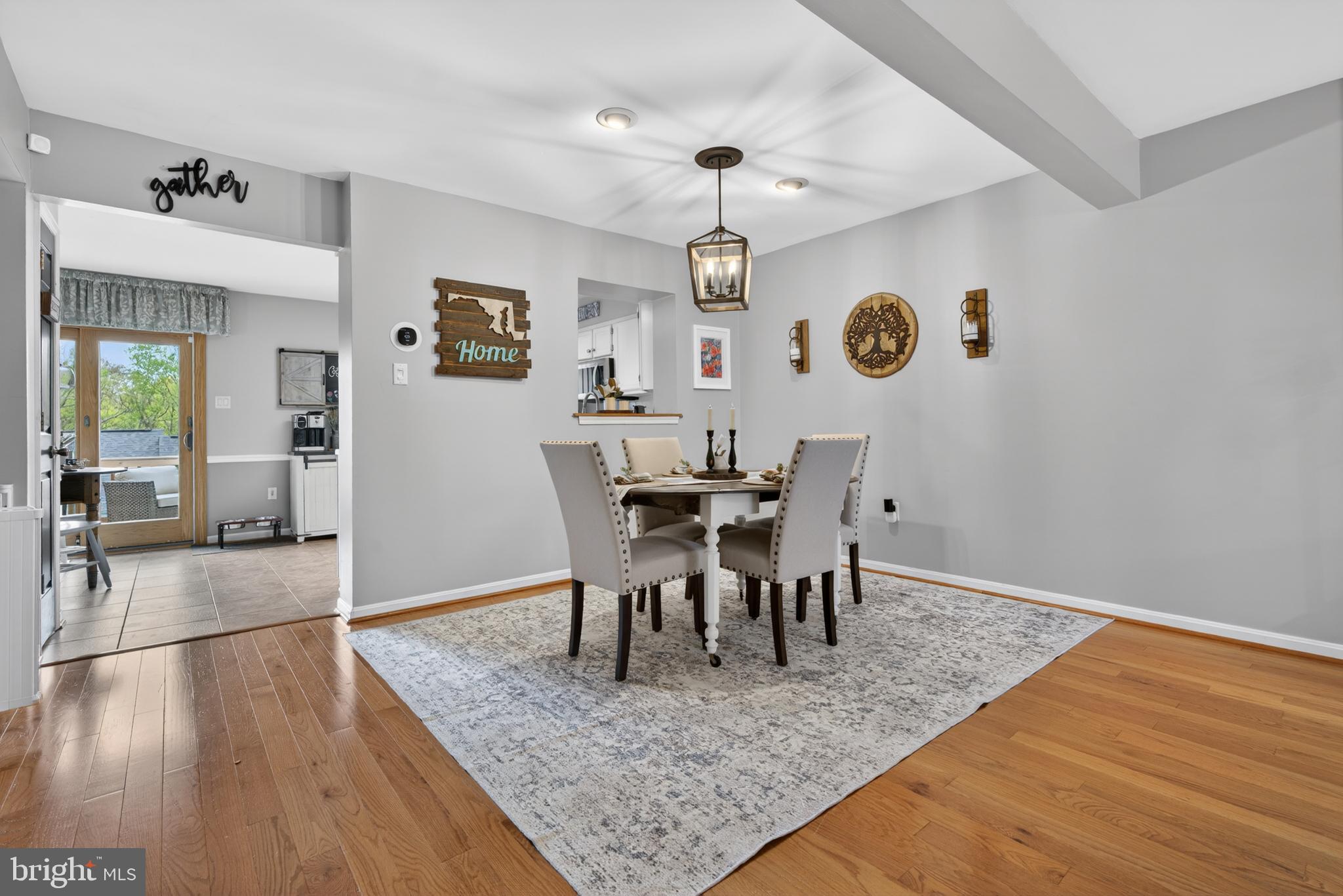 RIVERCHASE - Residential