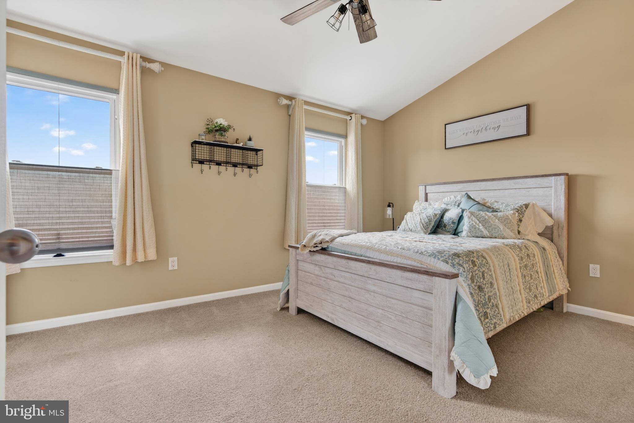 RIVERCHASE - Residential