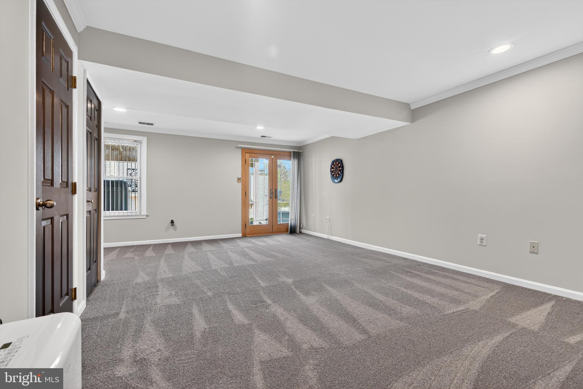 RIVERCHASE - Residential