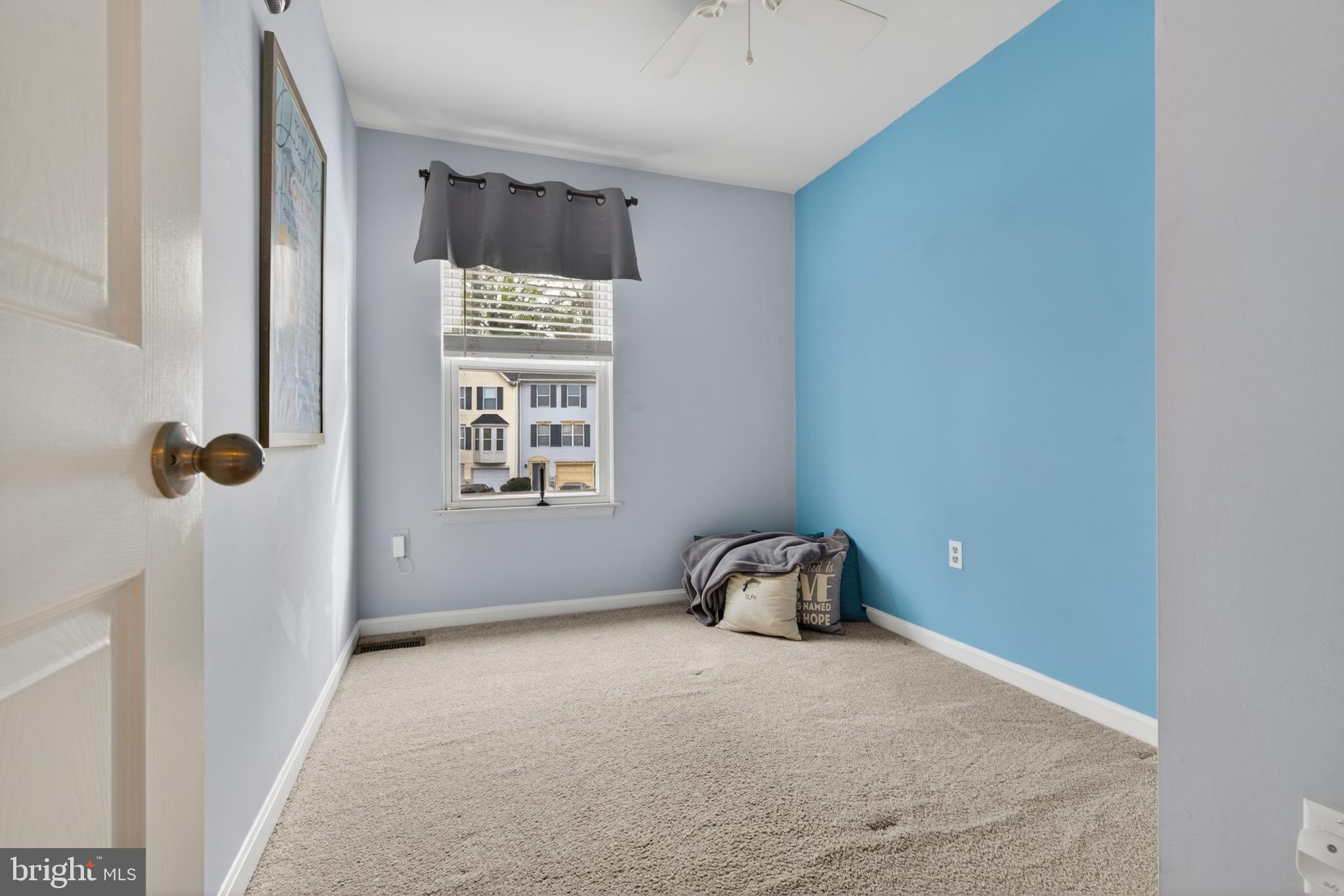 RIVERCHASE - Residential