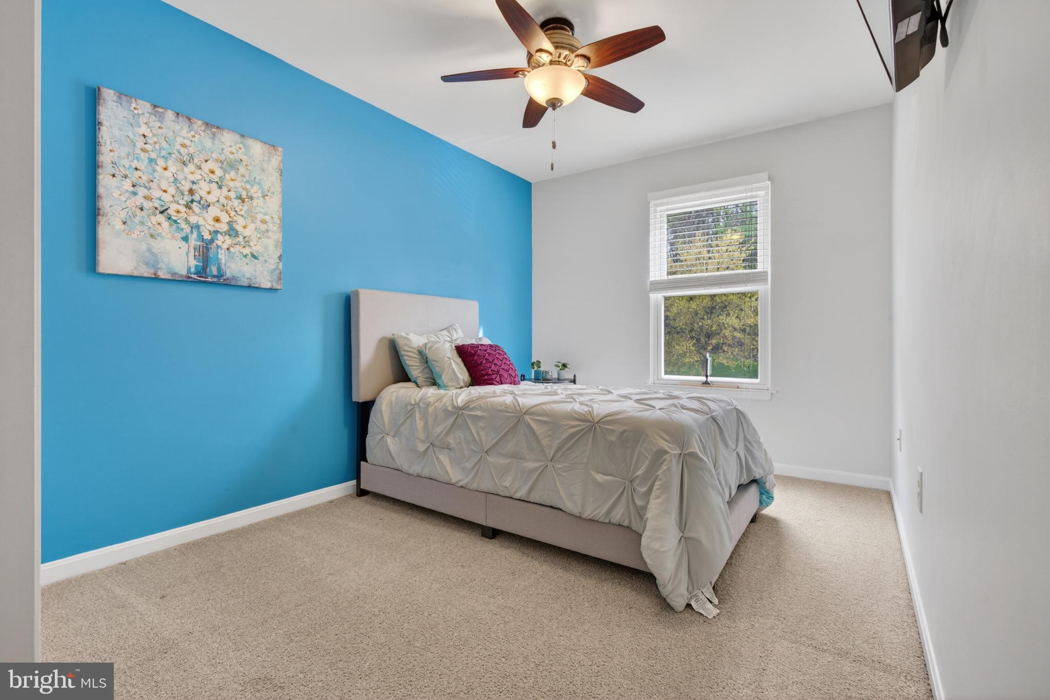 RIVERCHASE - Residential