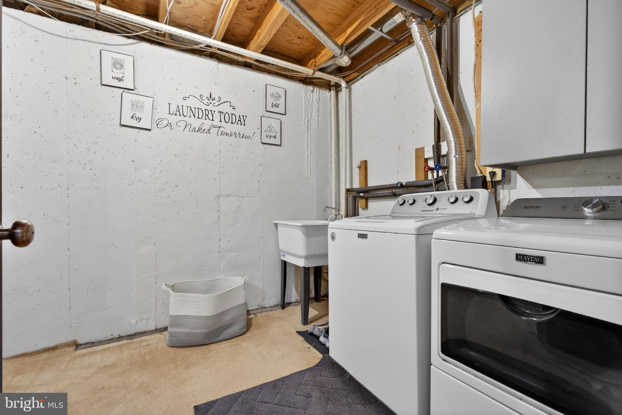 RIVERCHASE - Residential