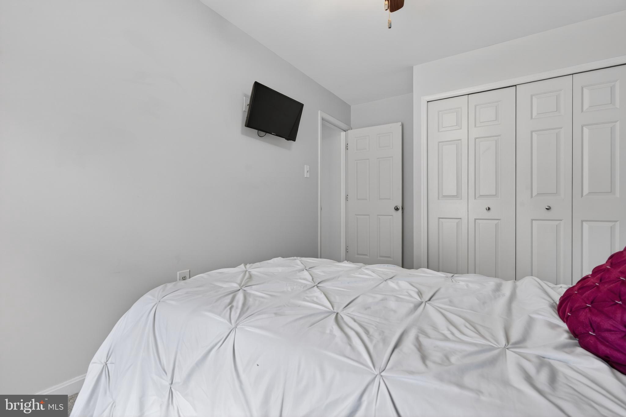 RIVERCHASE - Residential