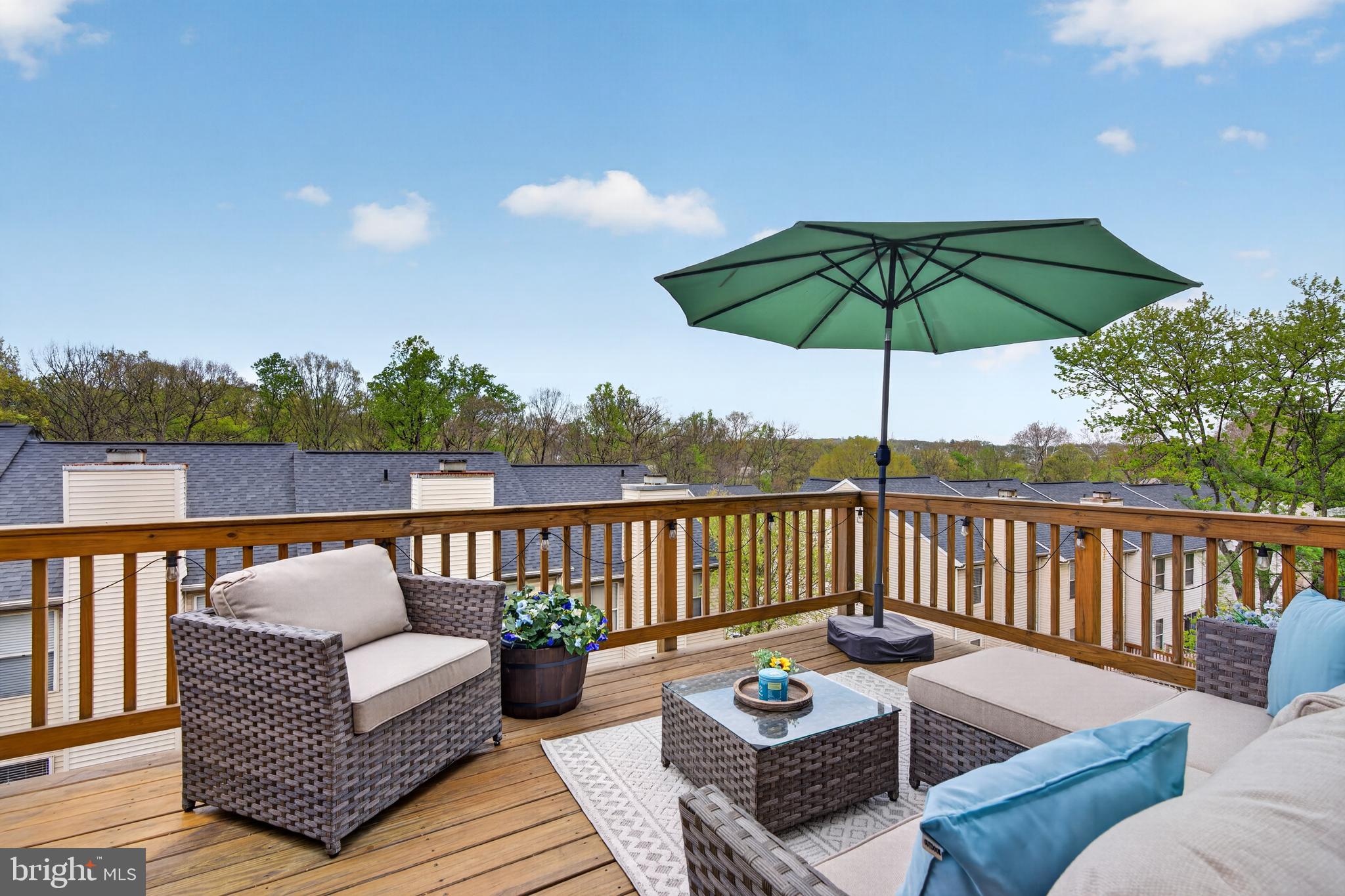 RIVERCHASE - Residential