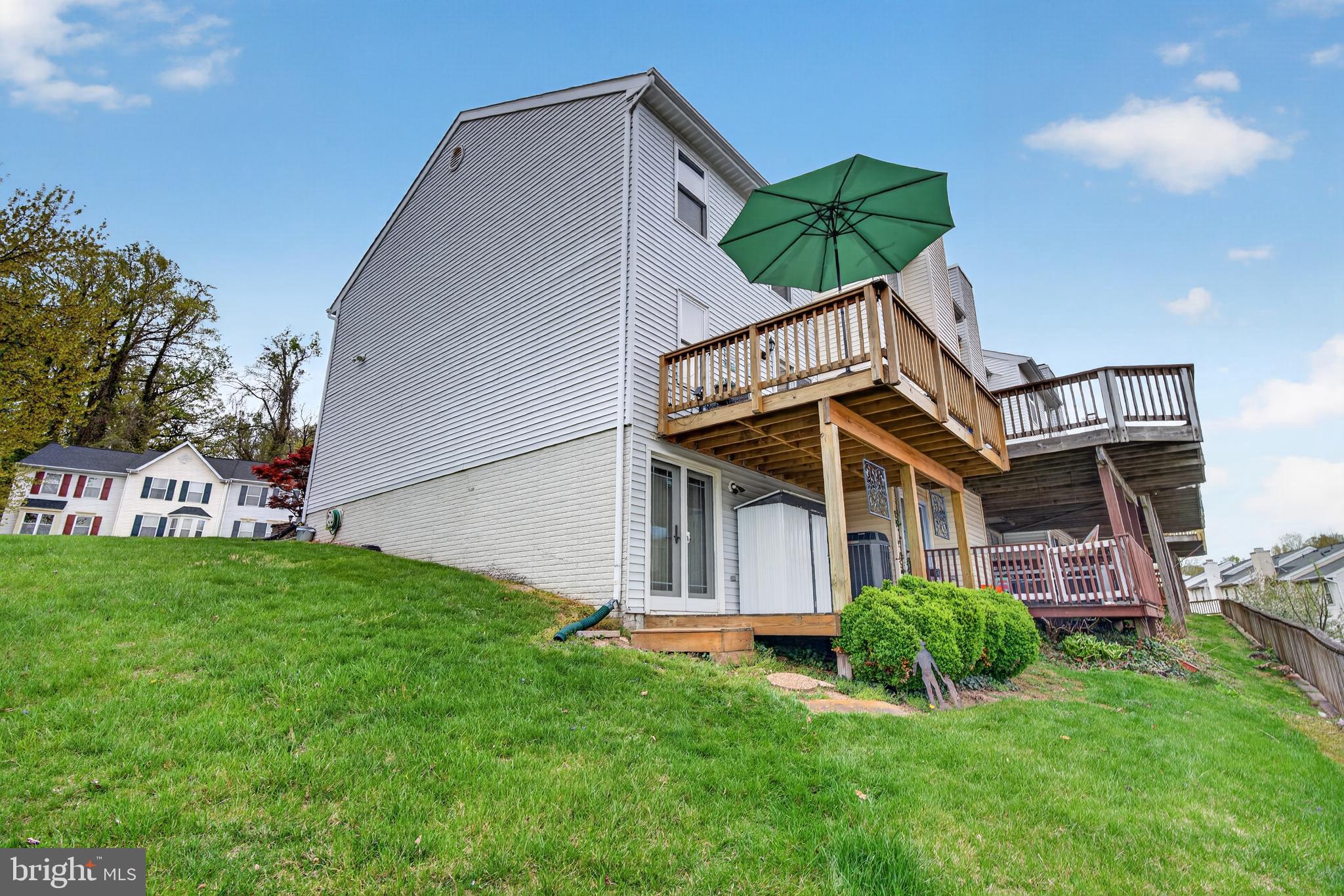 RIVERCHASE - Residential