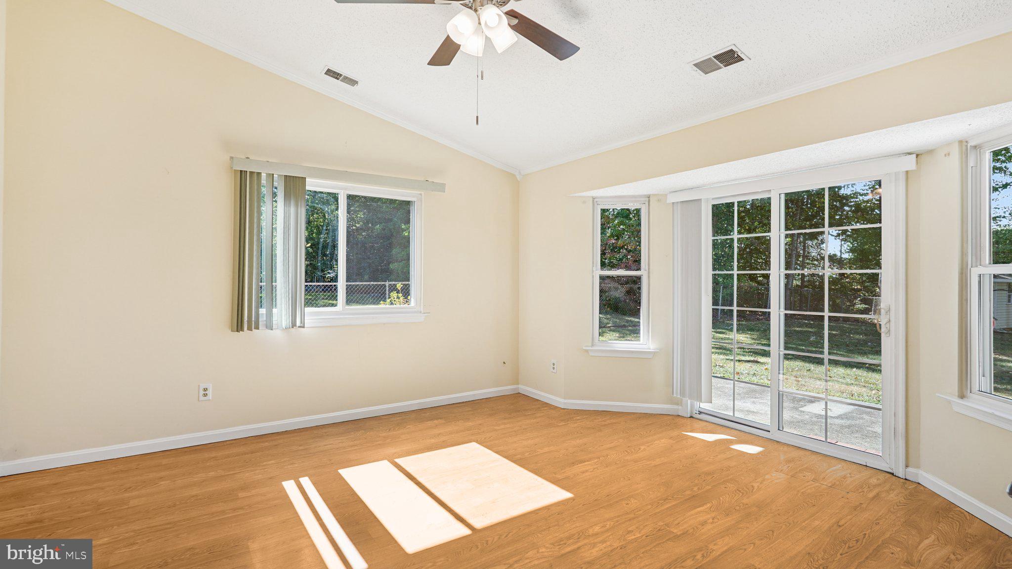 VISTA WOODS - Residential