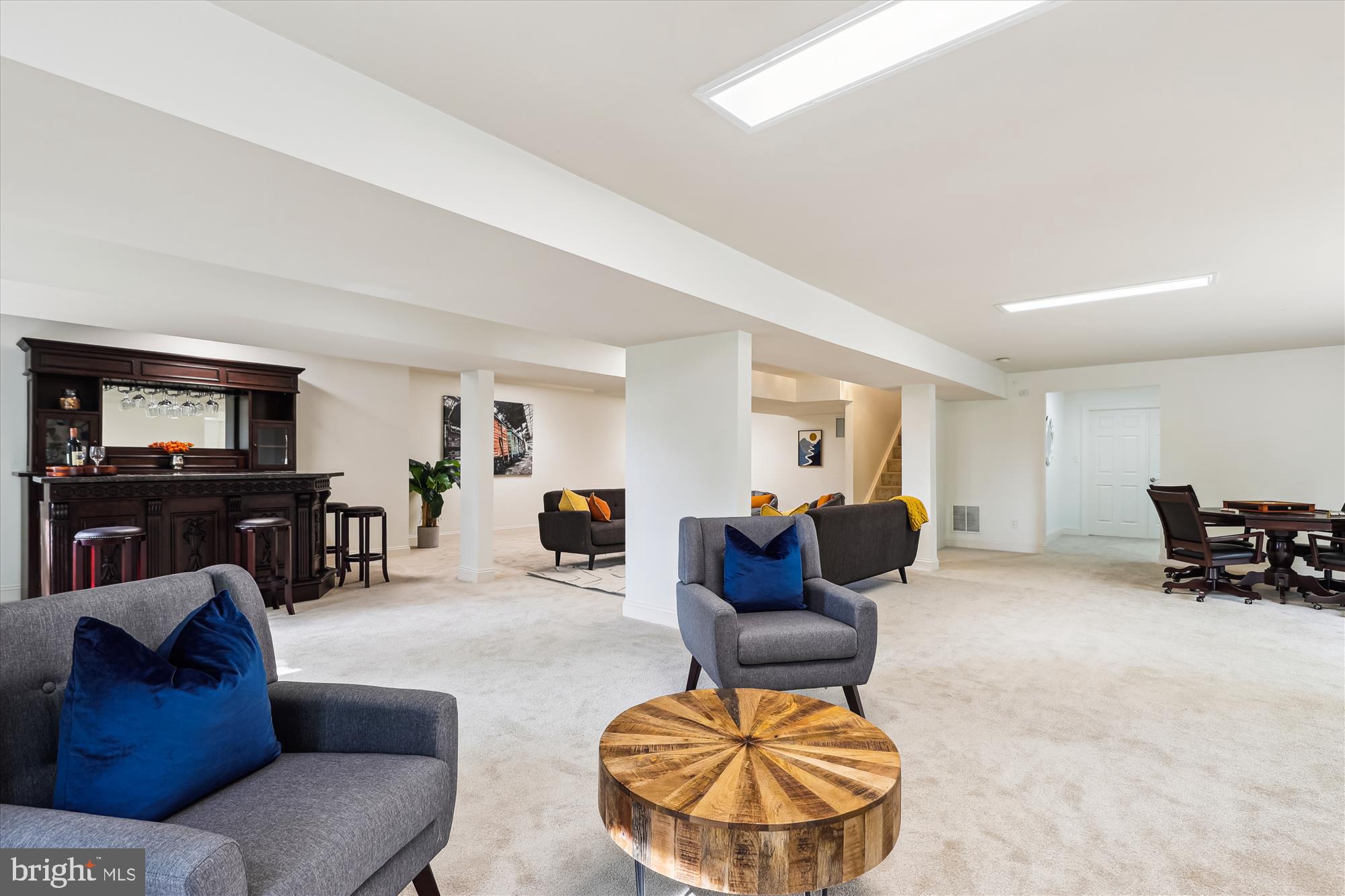 OAKTON CHASE - Residential