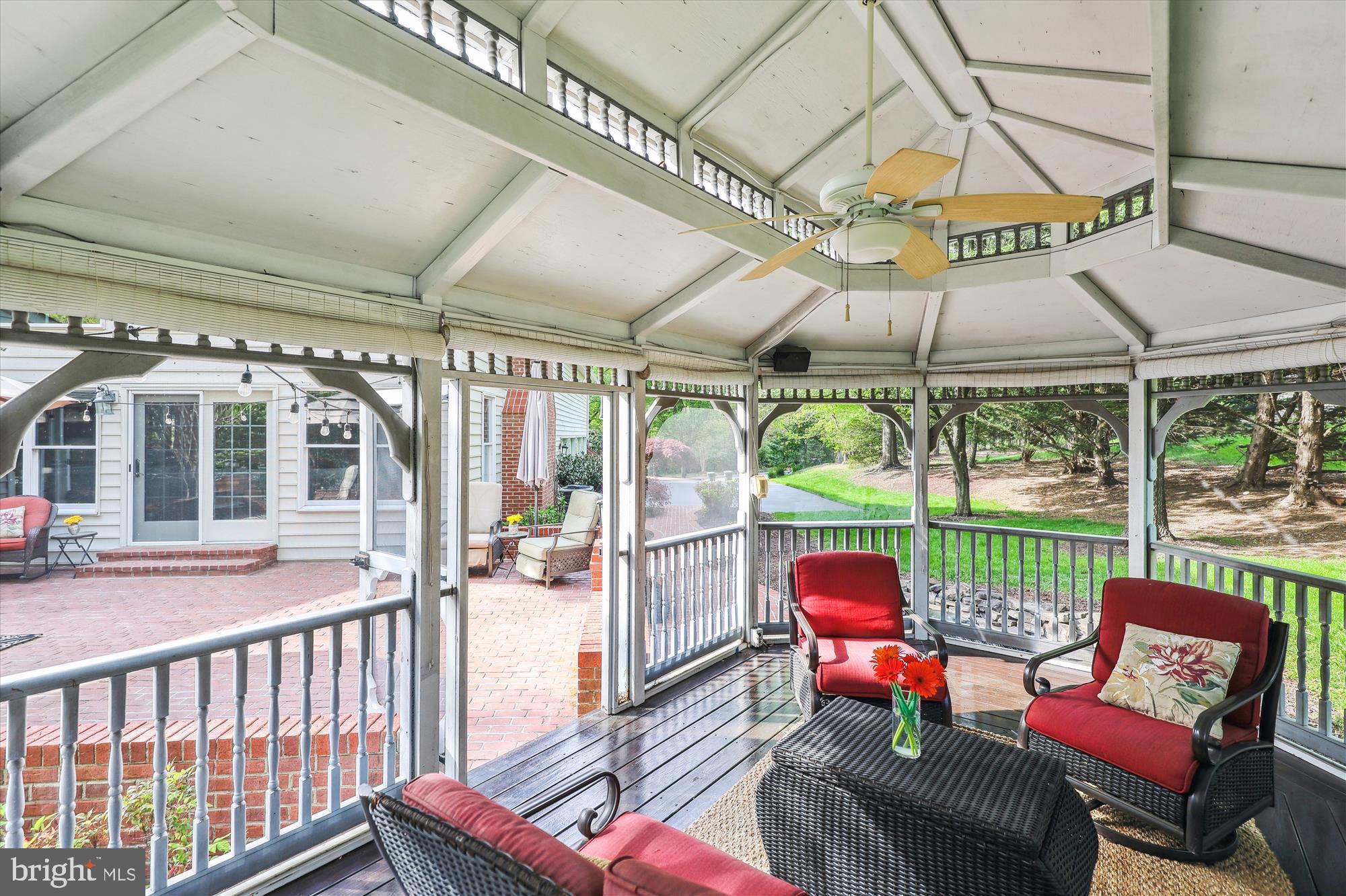 OAKTON CHASE - Residential