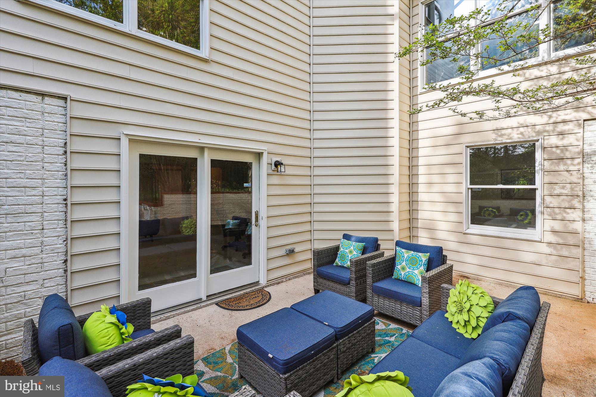 OAKTON CHASE - Residential