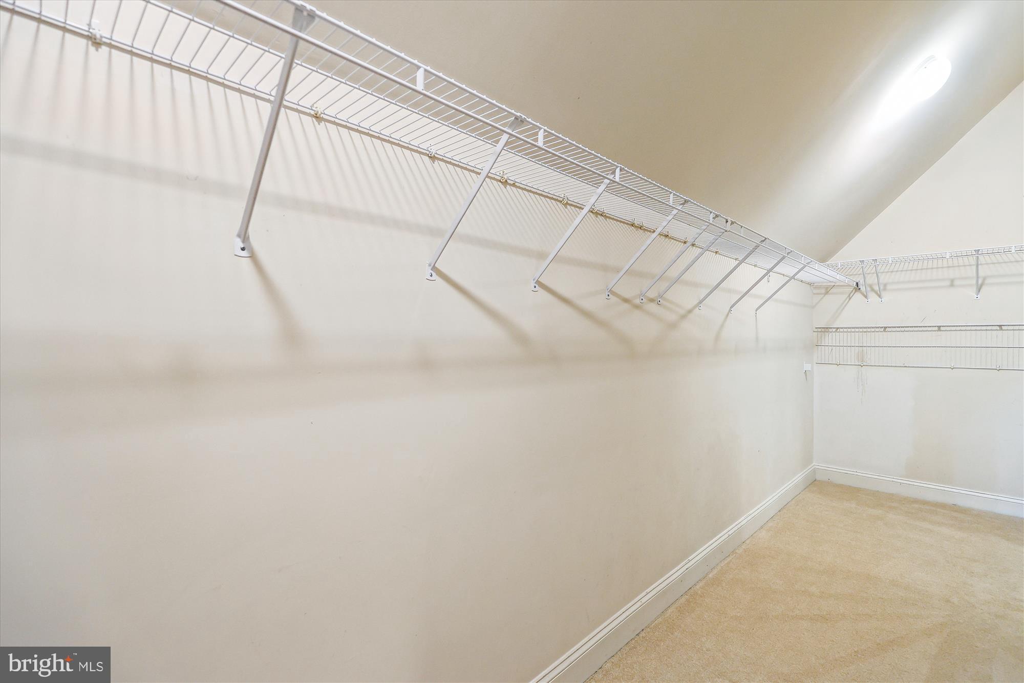 OAKTON CHASE - Residential