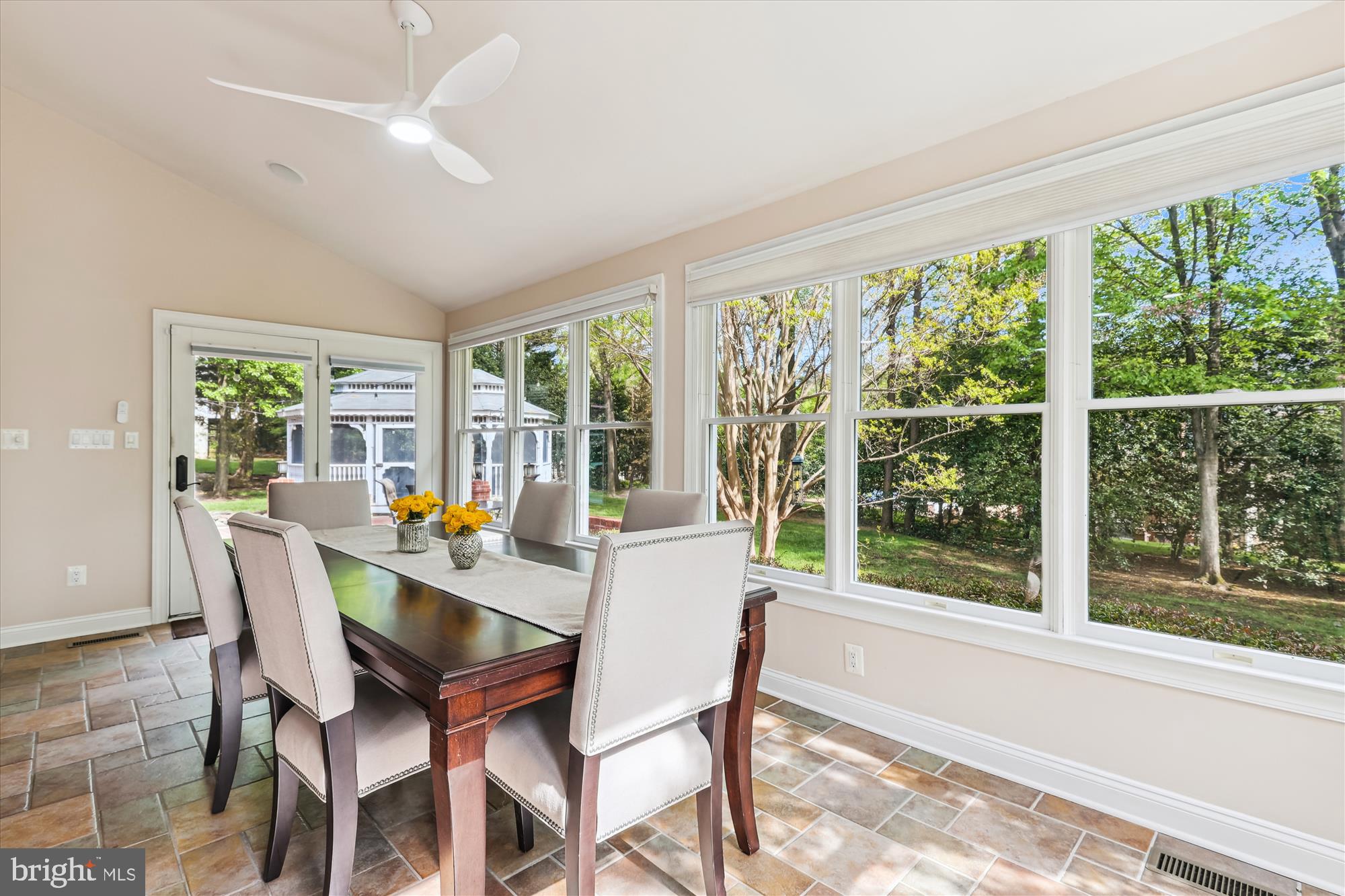 OAKTON CHASE - Residential